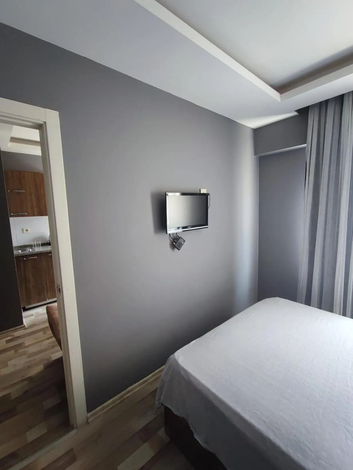 Bed in Smyrna Homes & Suits