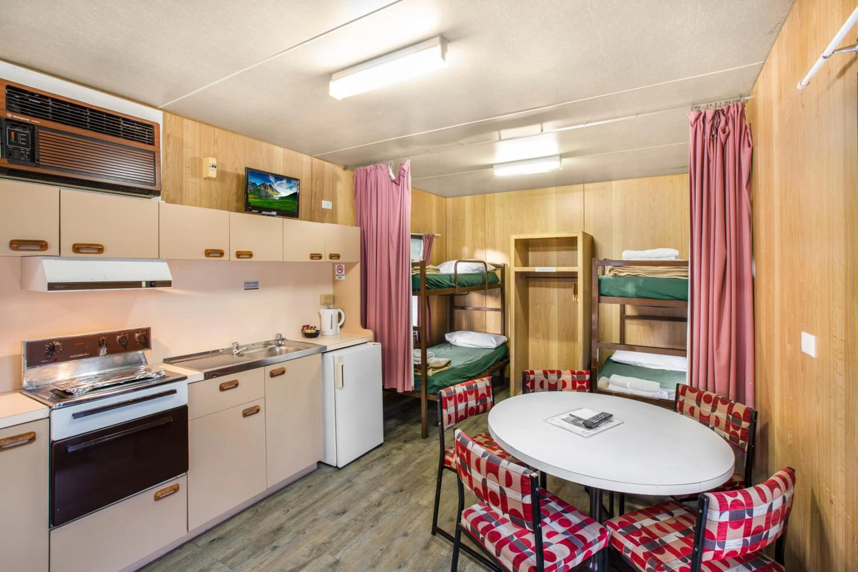 Kitchen or kitchenette in Breeze Holiday Parks - Grampians