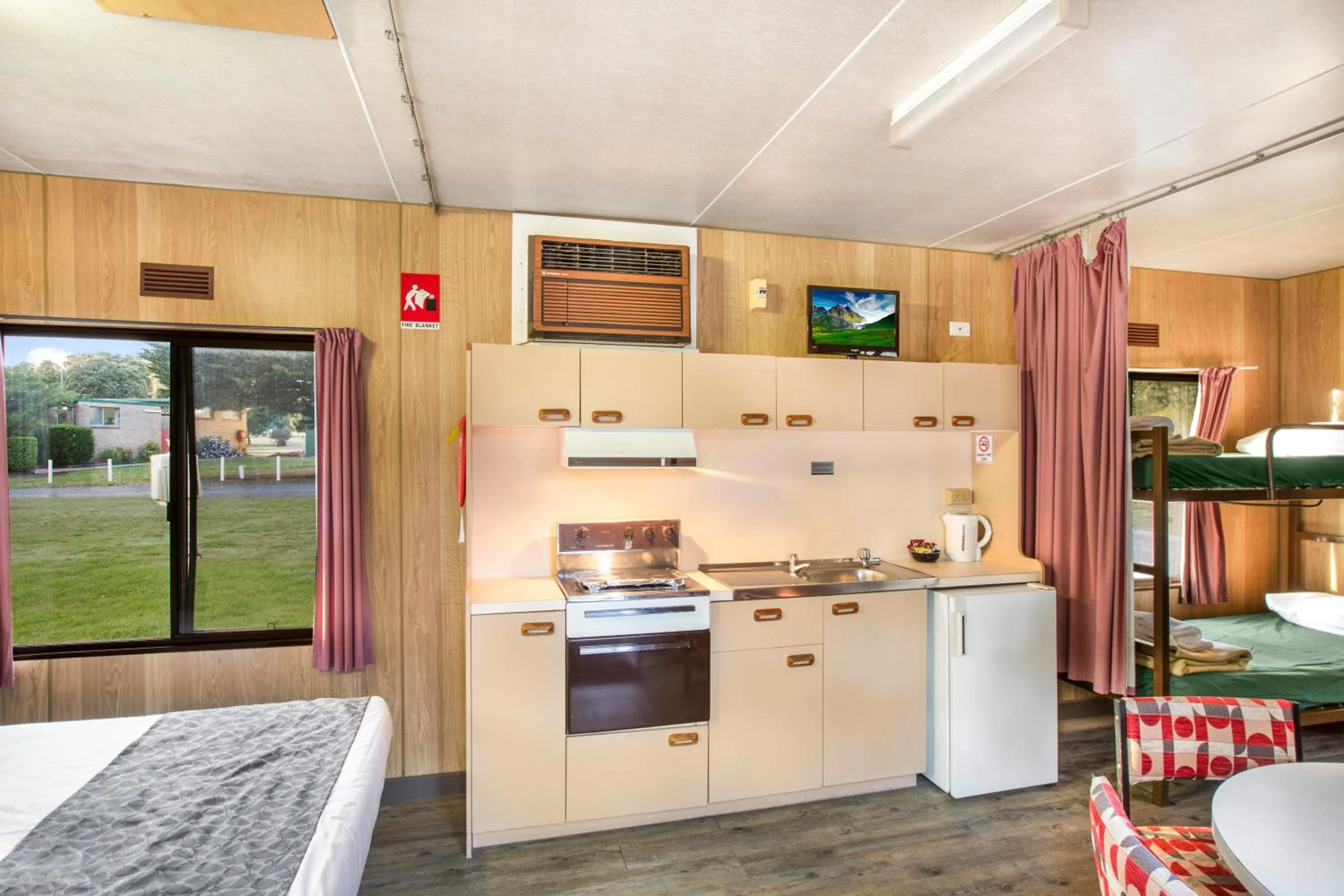 Kitchen or kitchenette in Breeze Holiday Parks - Grampians