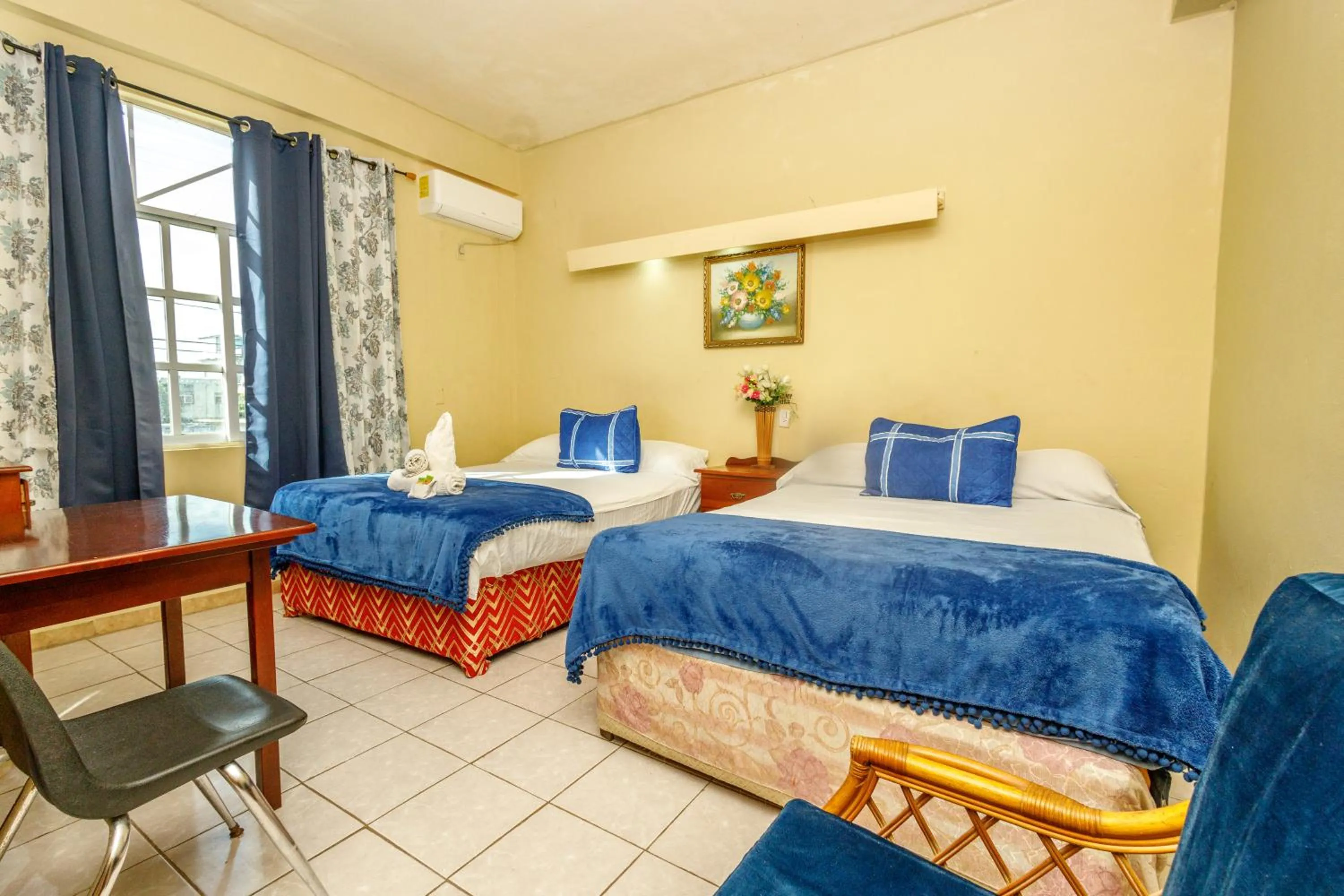 Bedroom, Bed in Mirador Hotel