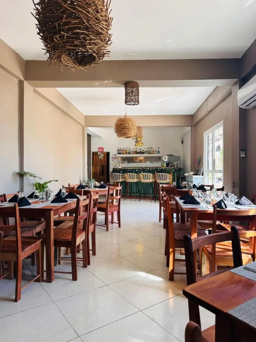 Restaurant/places to eat in Mirador Hotel