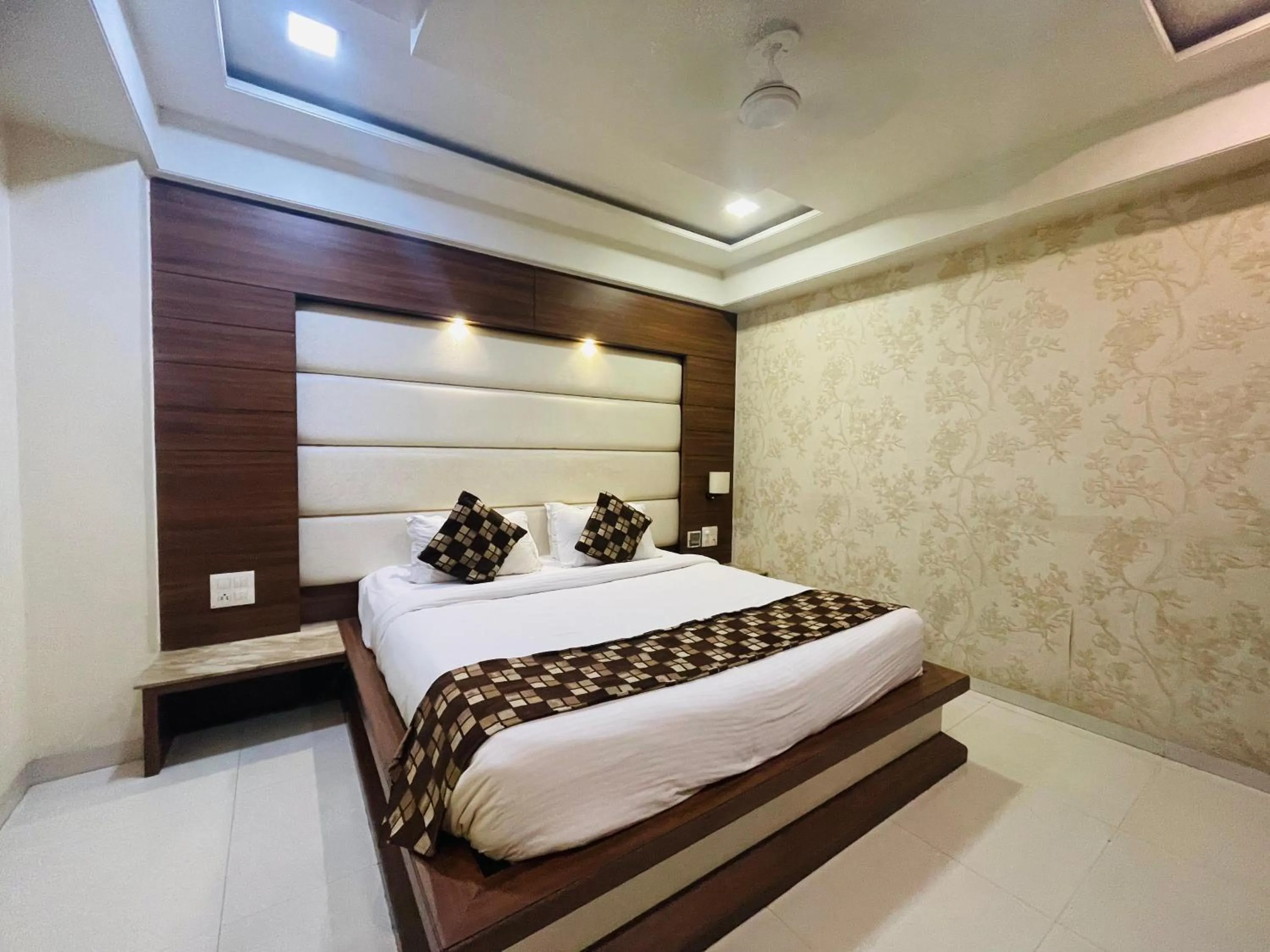 Bedroom in Hotel Kc Inn Ajmer