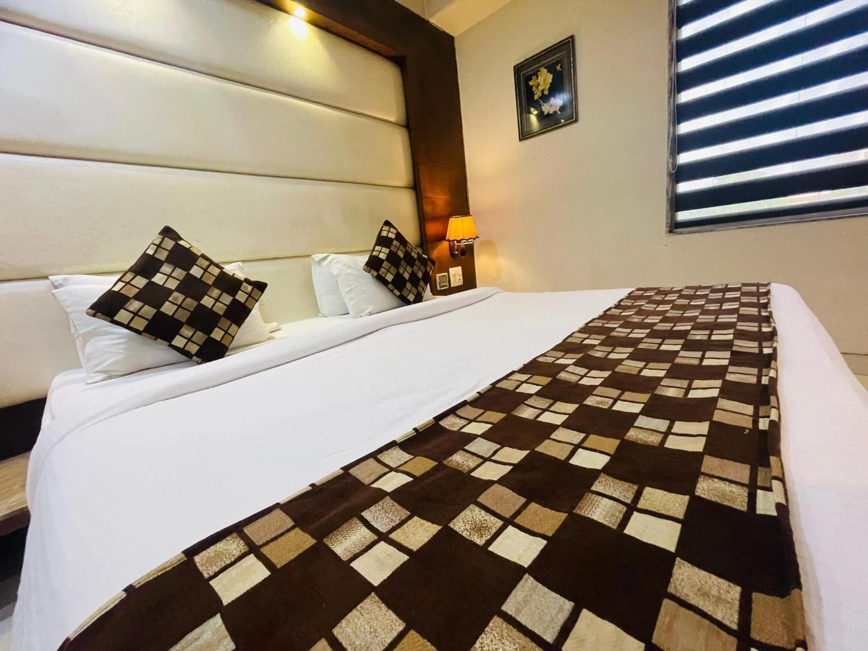 Bed in Hotel Kc Inn Ajmer