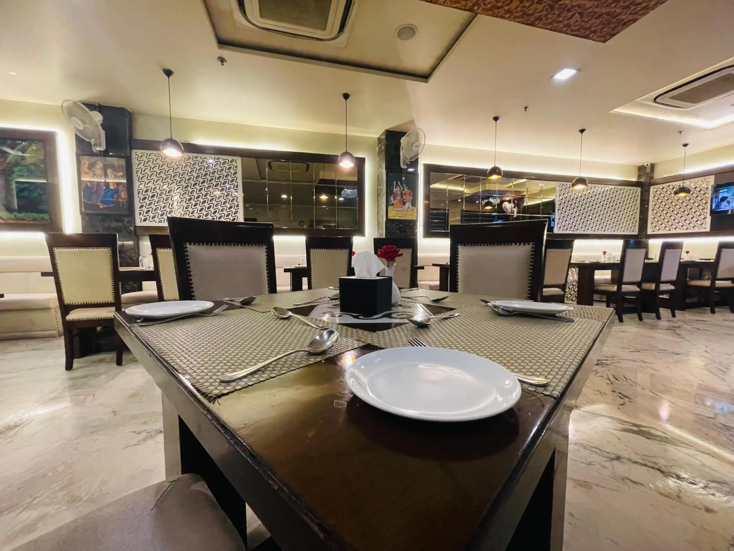 Restaurant/places to eat in Hotel Kc Inn Ajmer Restaurant/places to eat in Hotel Kc Inn Ajmer