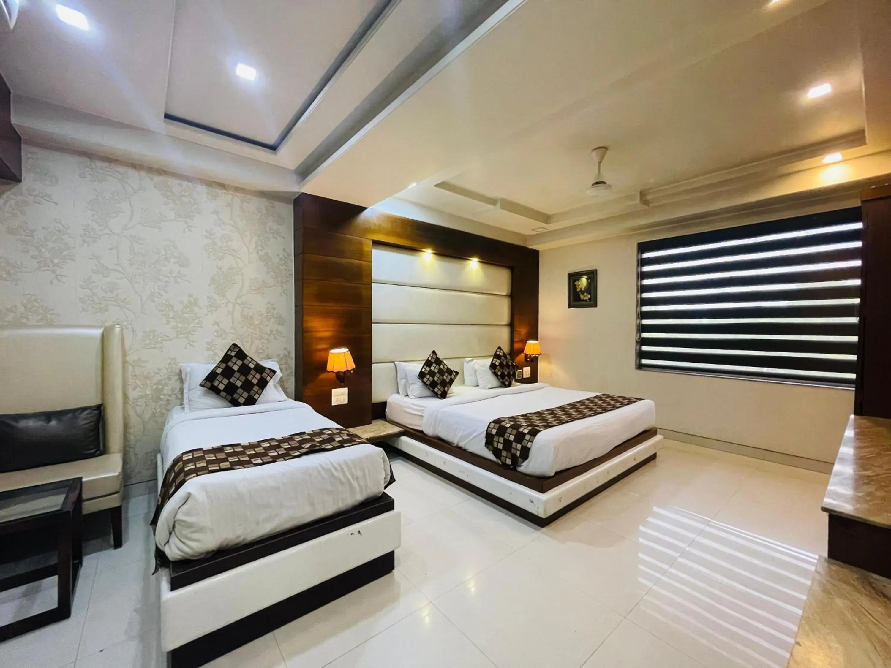 Living room, Bed in Hotel Kc Inn Ajmer Living room, Bed in Hotel Kc Inn Ajmer