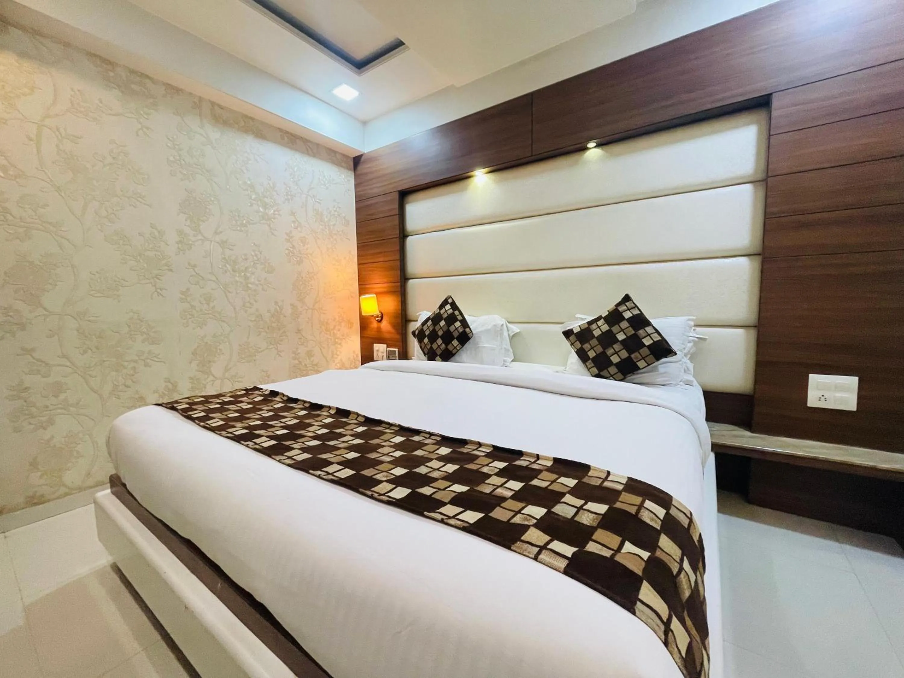 Bed in Hotel Kc Inn Ajmer