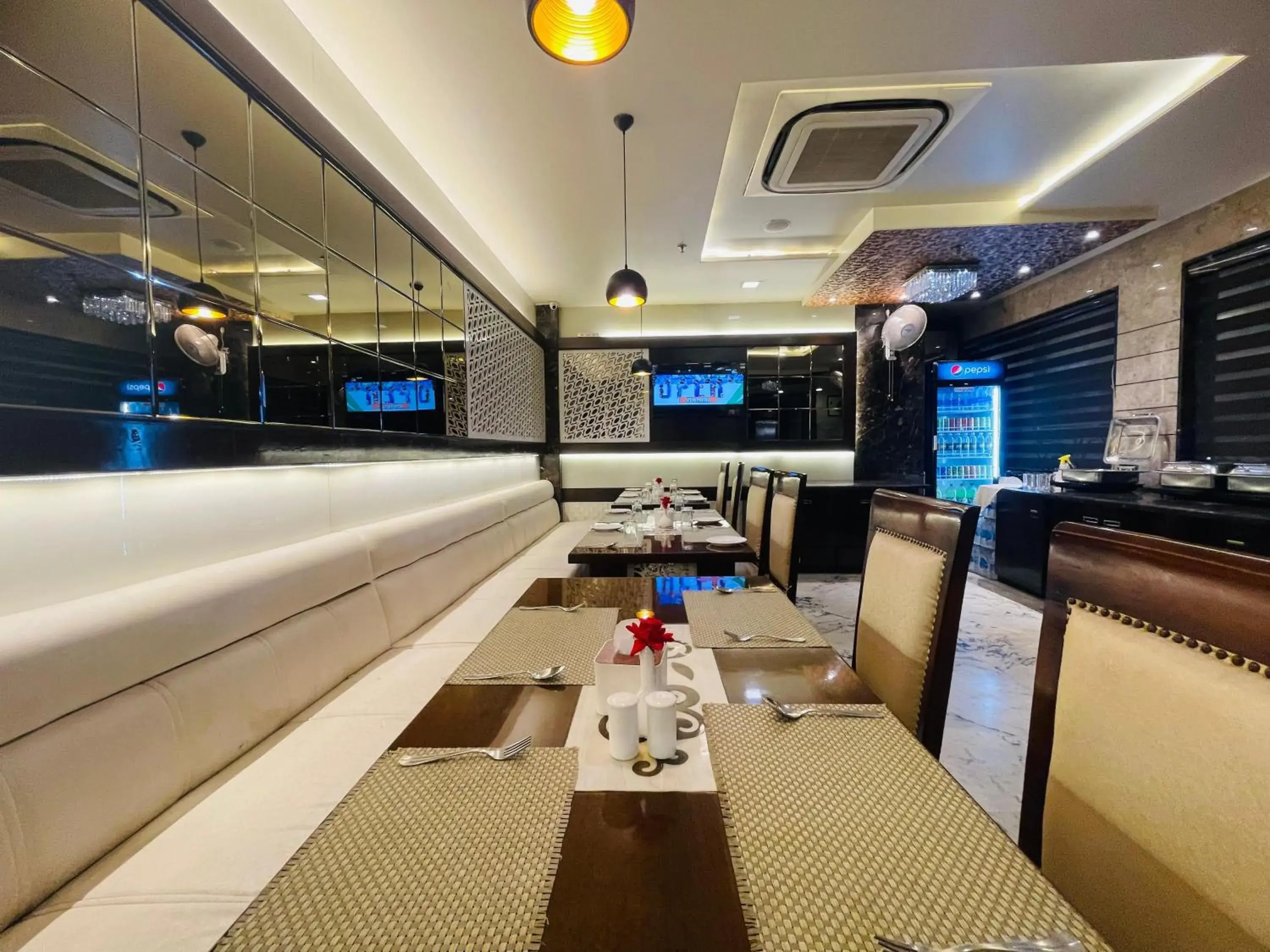 Restaurant/places to eat in Hotel Kc Inn Ajmer Restaurant/places to eat in Hotel Kc Inn Ajmer