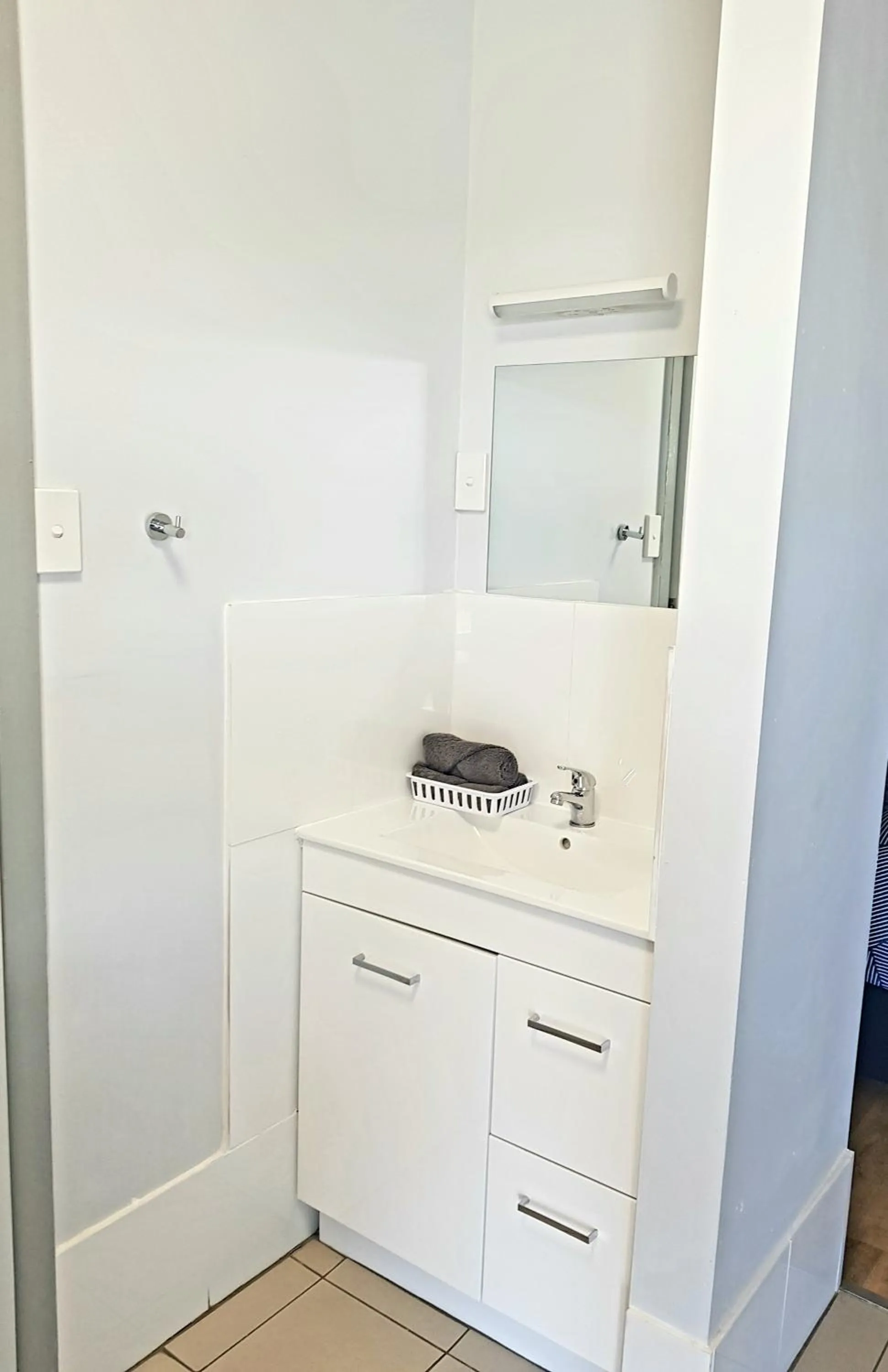 Bathroom in The Major Mitchell Motel