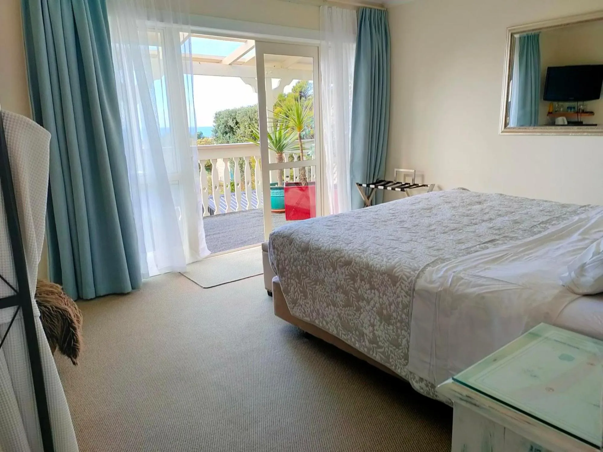 Bedroom, Bed in Mangawhai Lodge