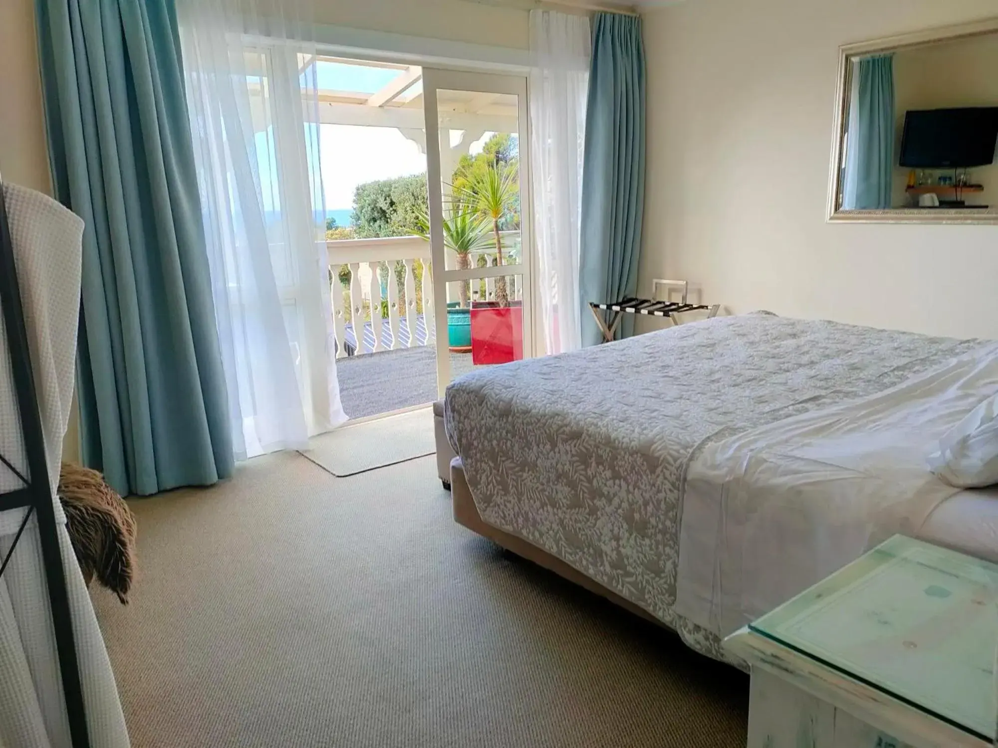 Clipper B&B King Room with Sea View in Mangawhai Lodge Clipper B&B King Room with Sea View in Mangawhai Lodge