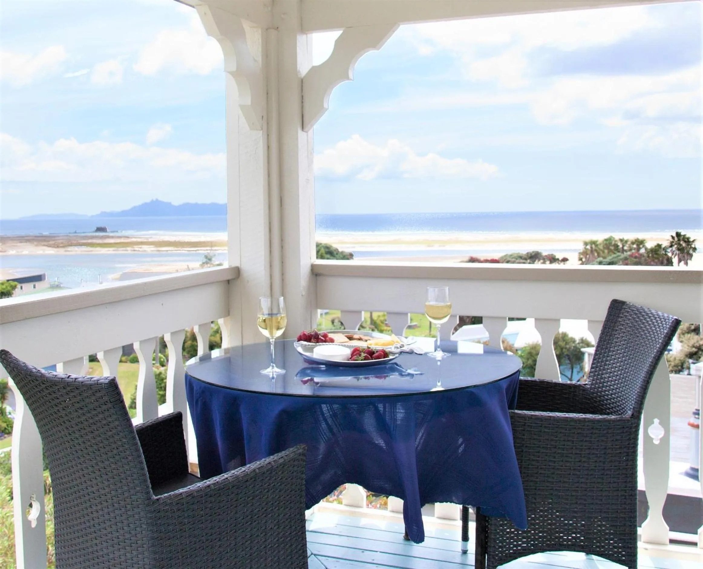 Dining area in Mangawhai Lodge