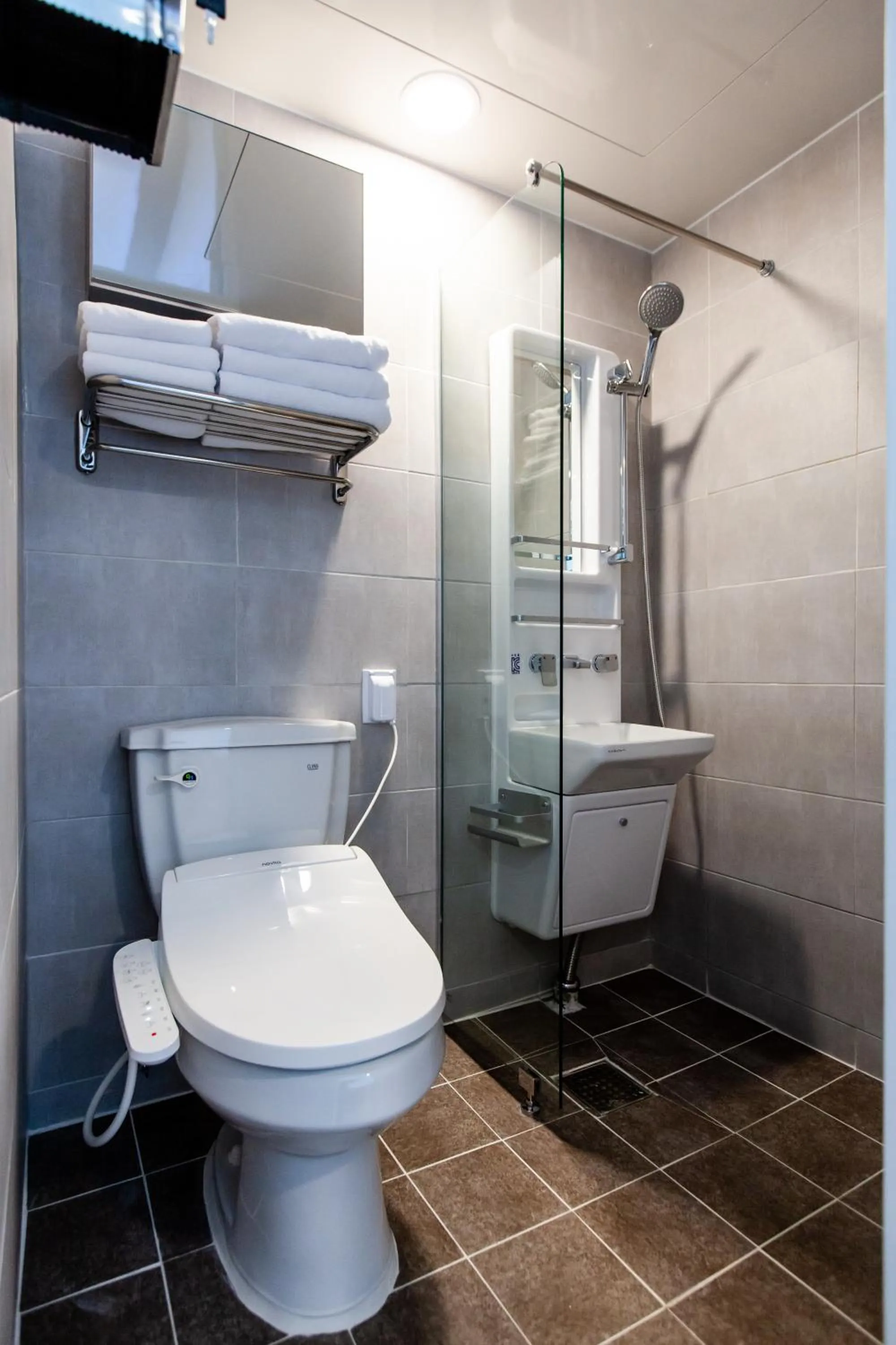 Shower in Step Inn Myeongdong 1