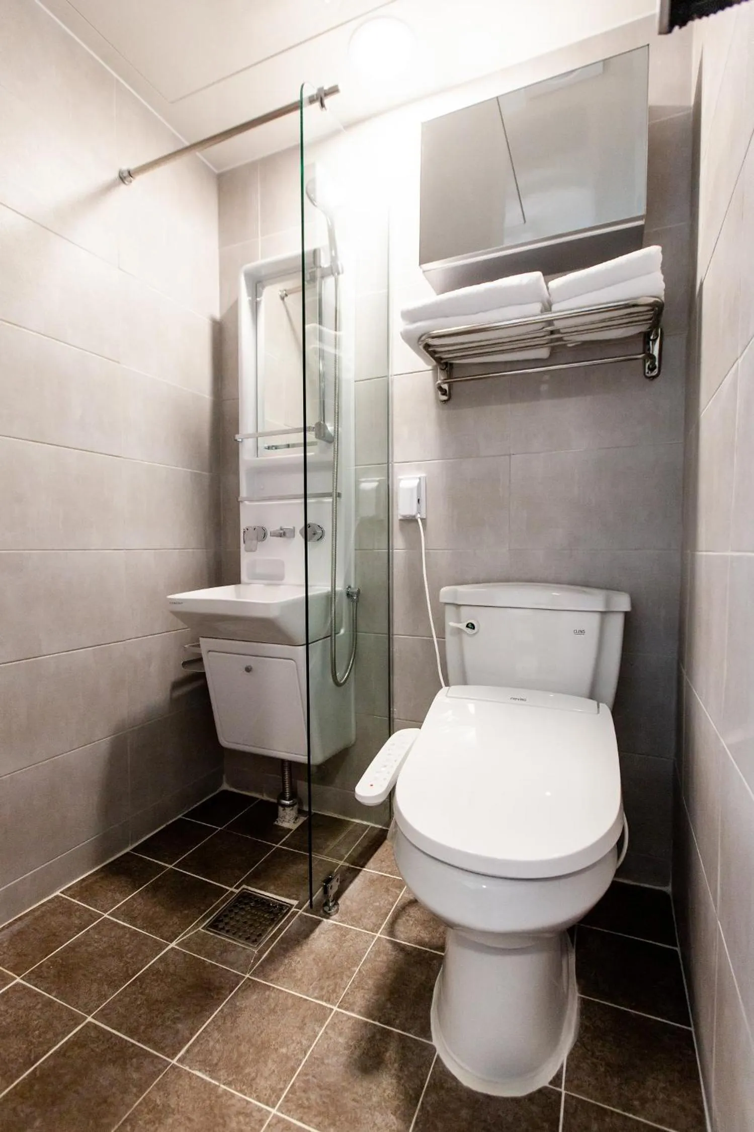 Shower in Step Inn Myeongdong 1