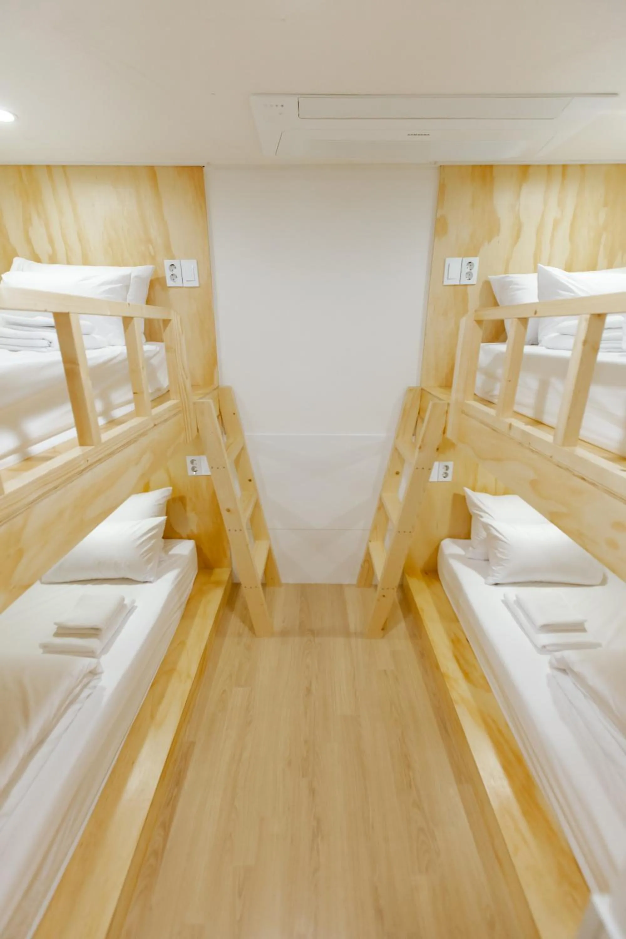 Bed in Step Inn Myeongdong 1