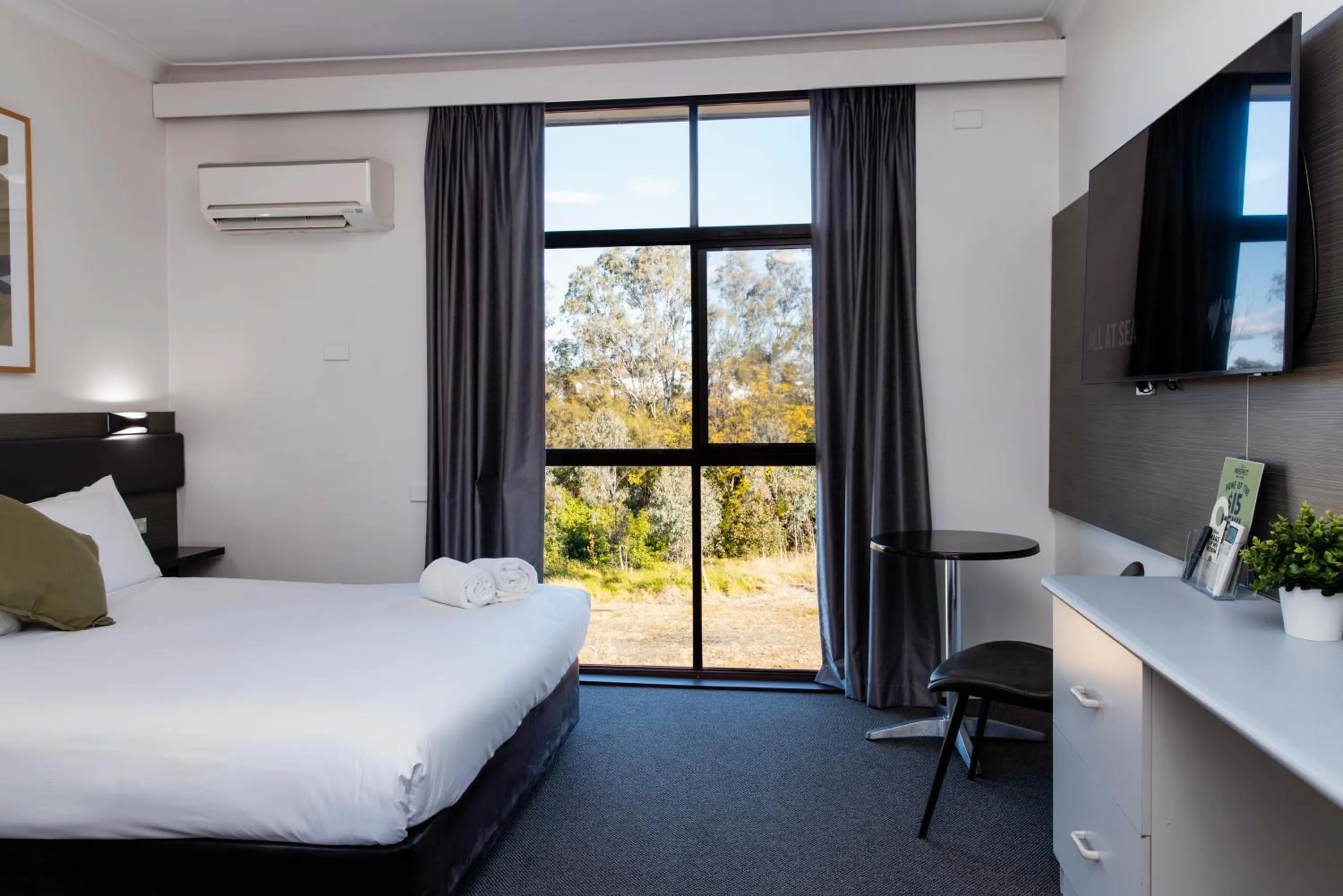 Bed in Prospect Hotel Motel