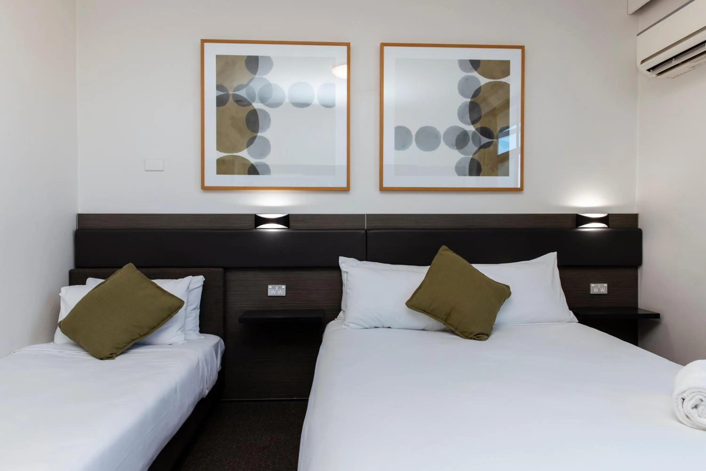 Bed in Prospect Hotel Motel