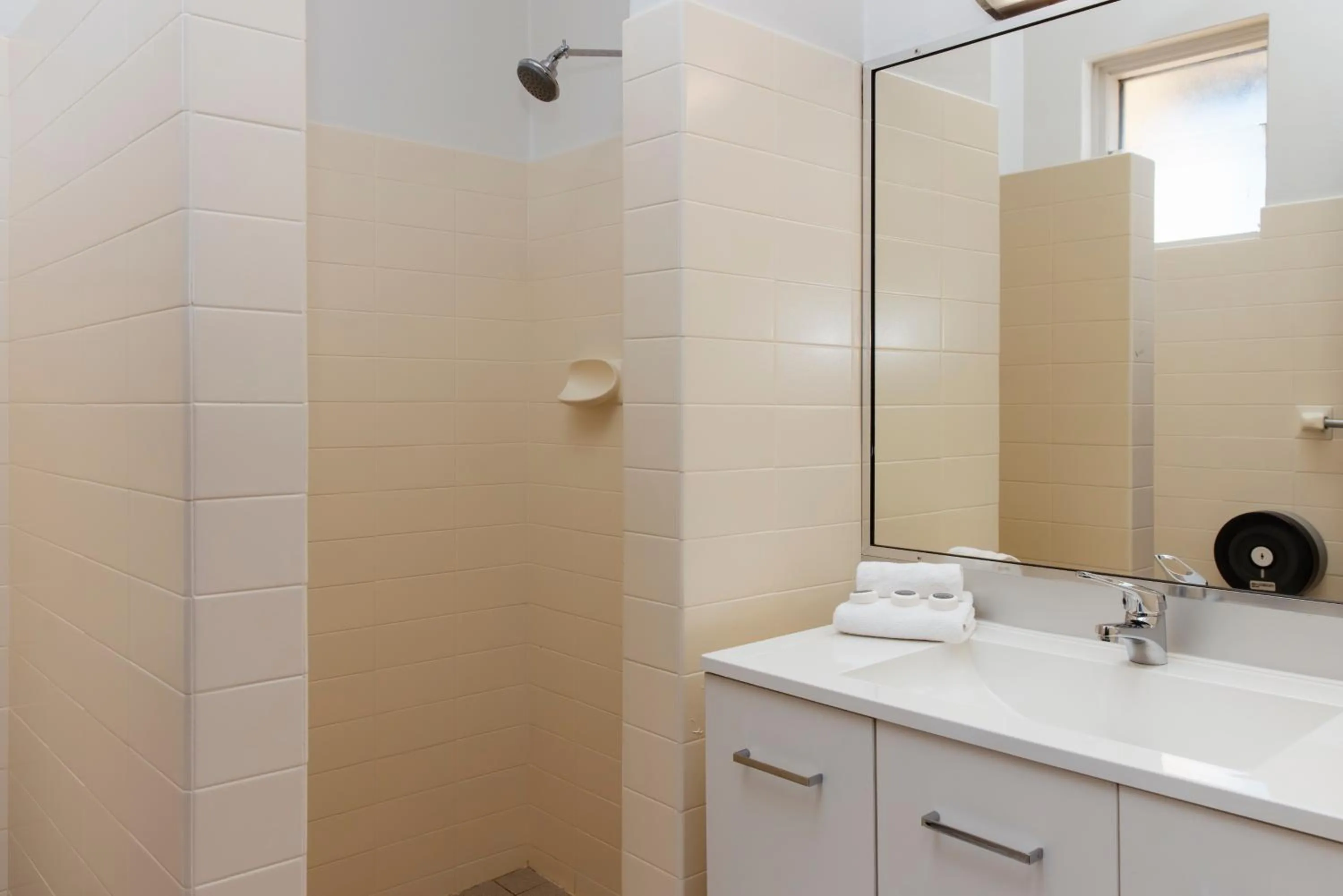 Shower in Prospect Hotel Motel