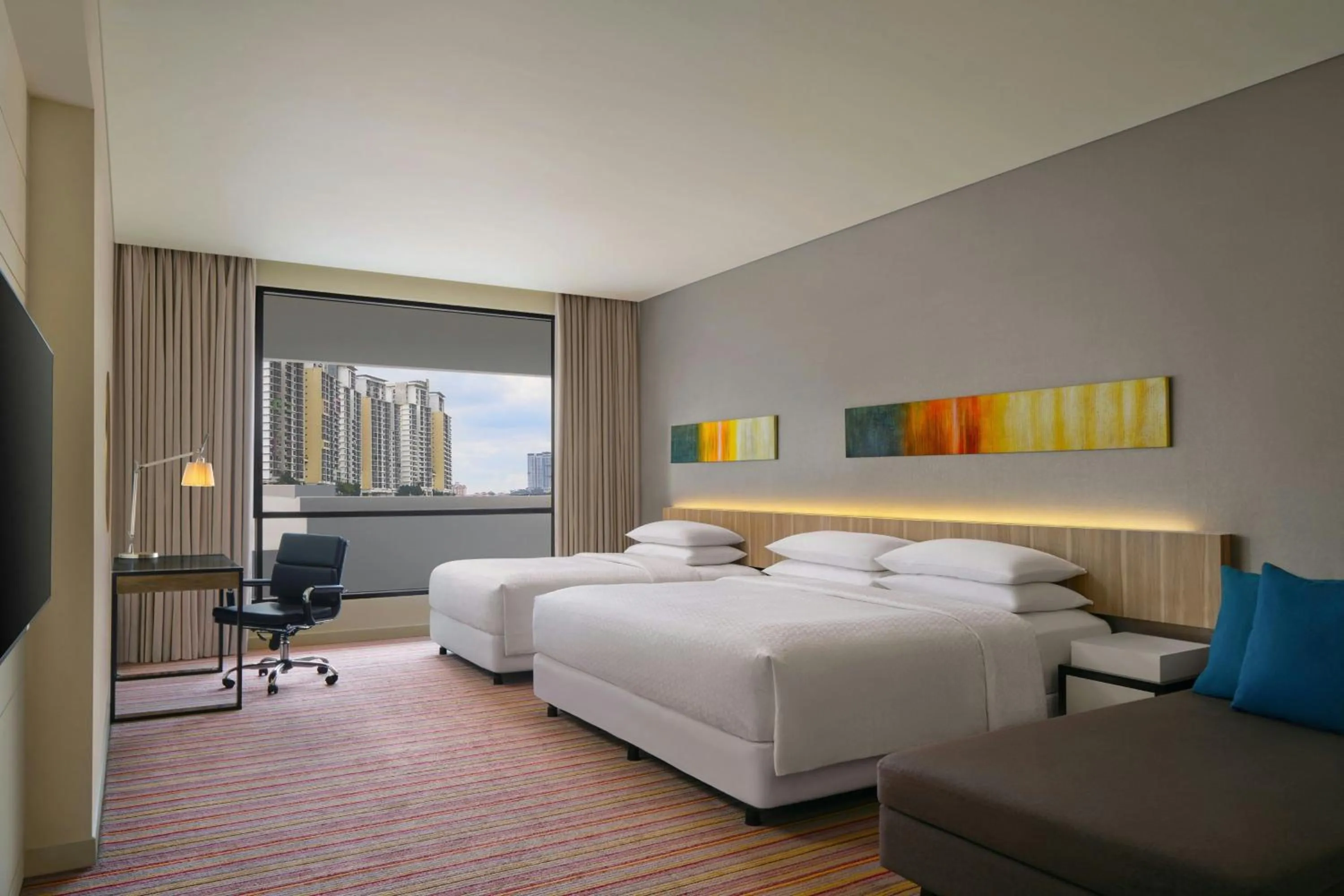 Photo of the whole room, Bed in Four Points by Sheraton Puchong