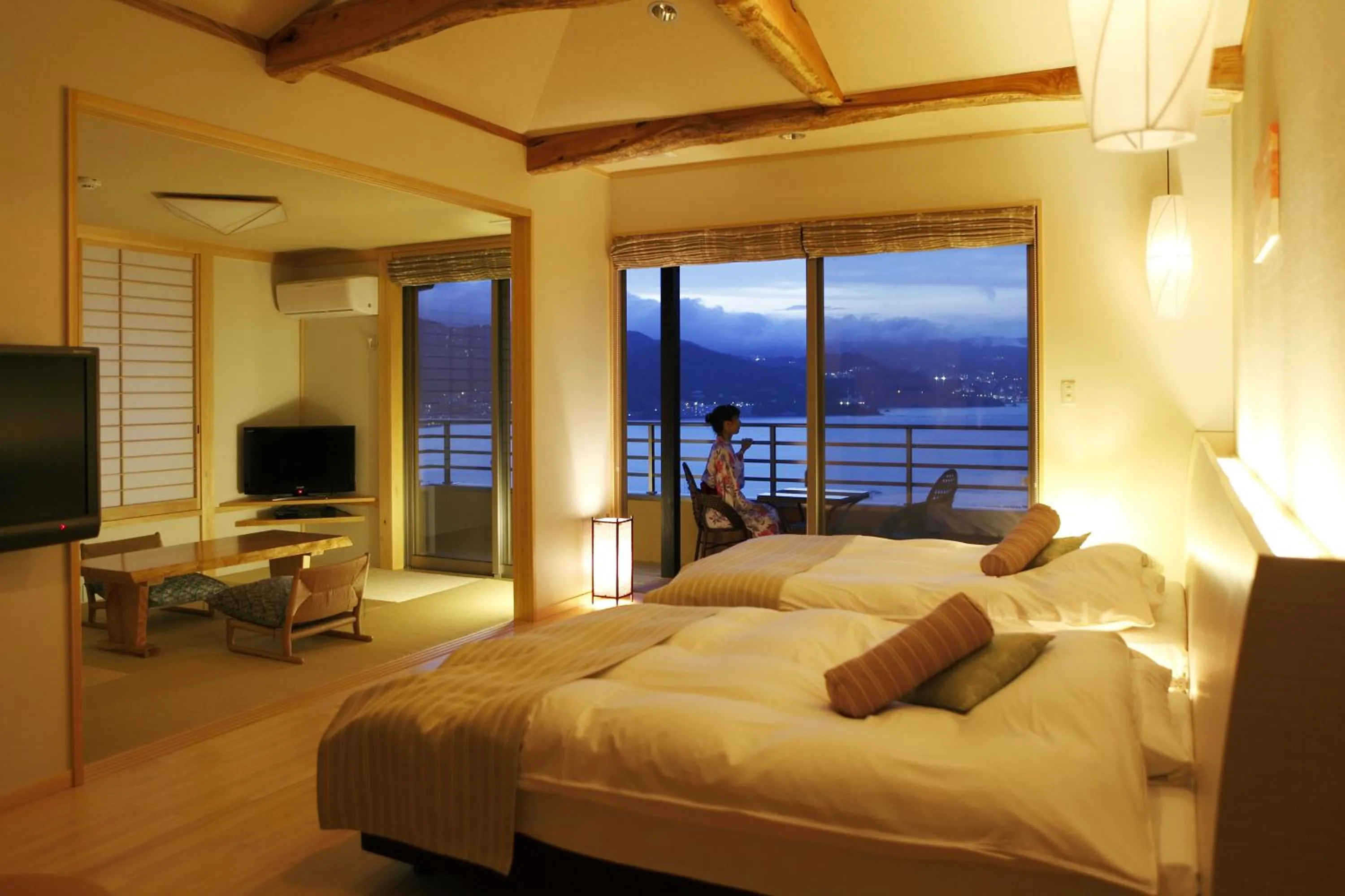 Night, Bed in Uminohana