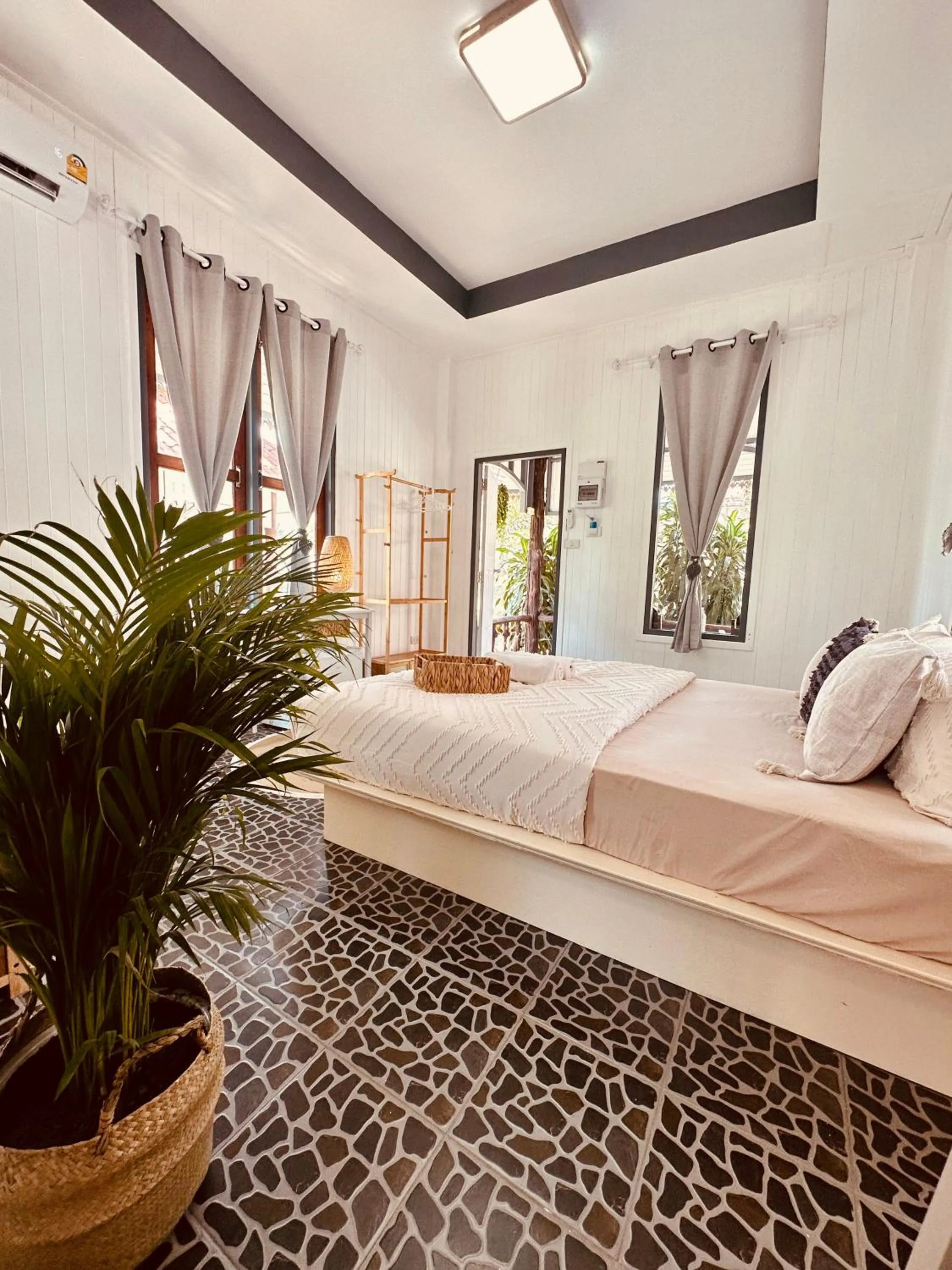 Photo of the whole room, Bed in Koh Kood Garden House
