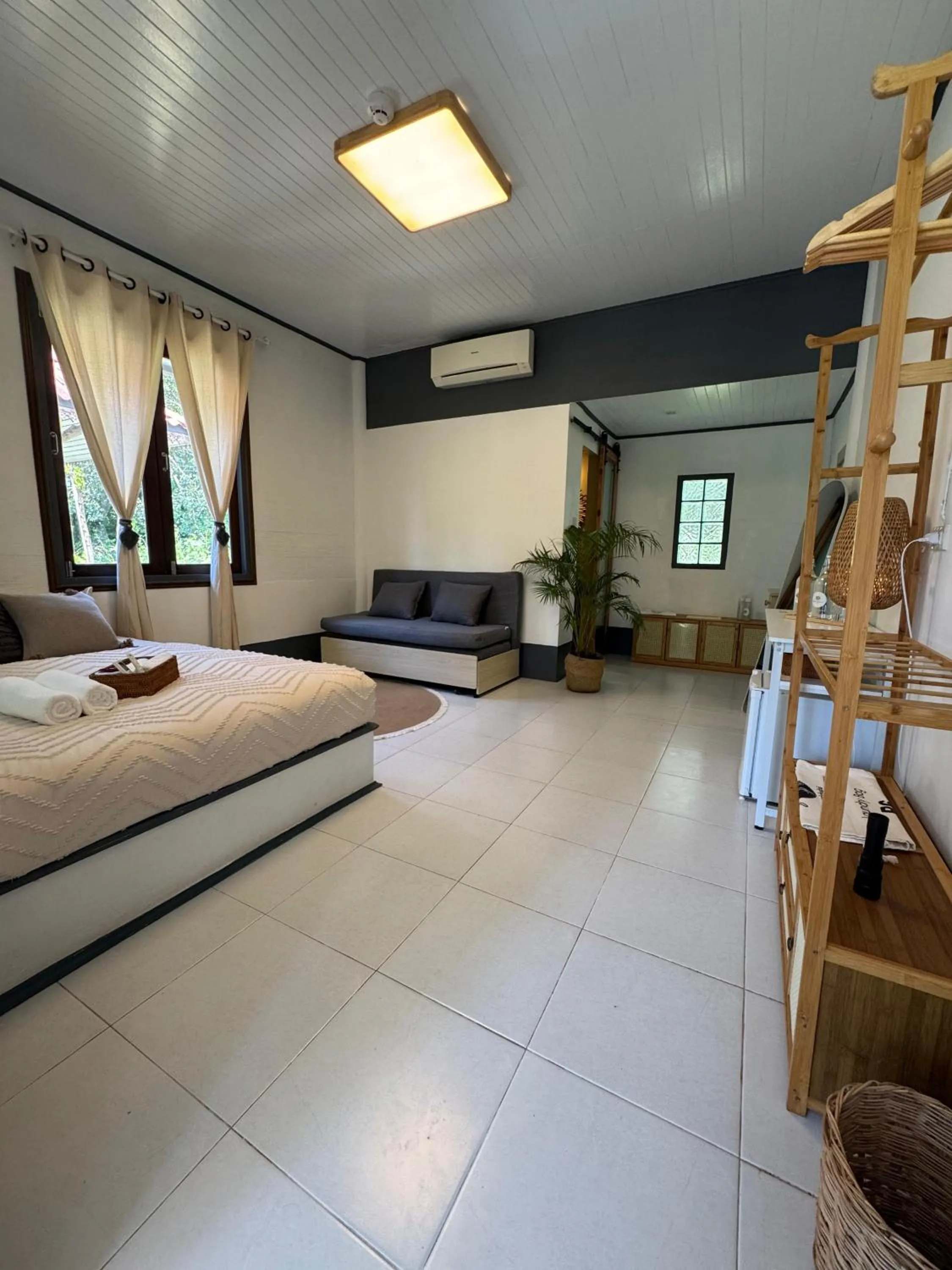 Photo of the whole room, Bed in Koh Kood Garden House