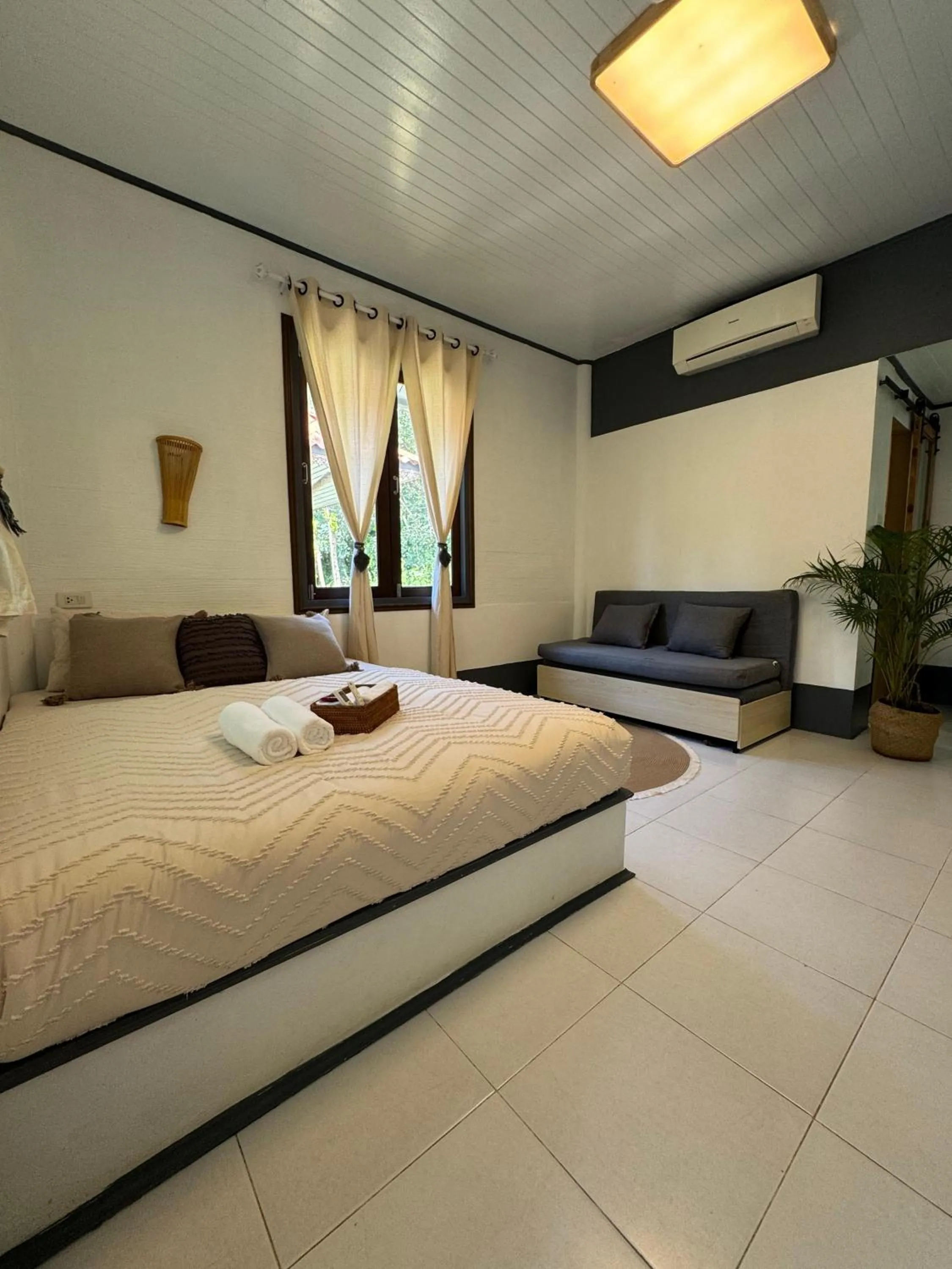 Photo of the whole room, Bed in Koh Kood Garden House
