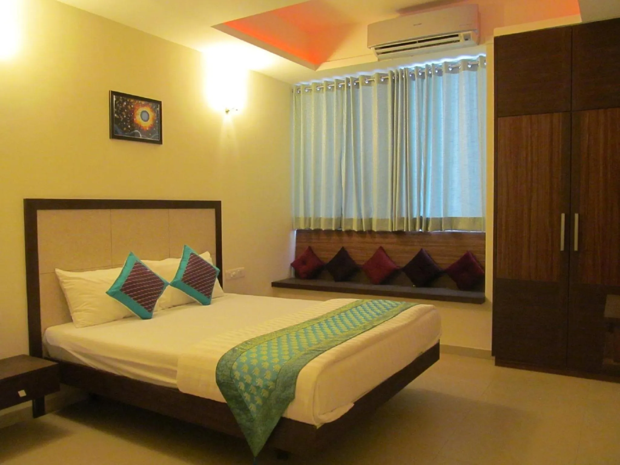 Photo of the whole room in Ixora Suites