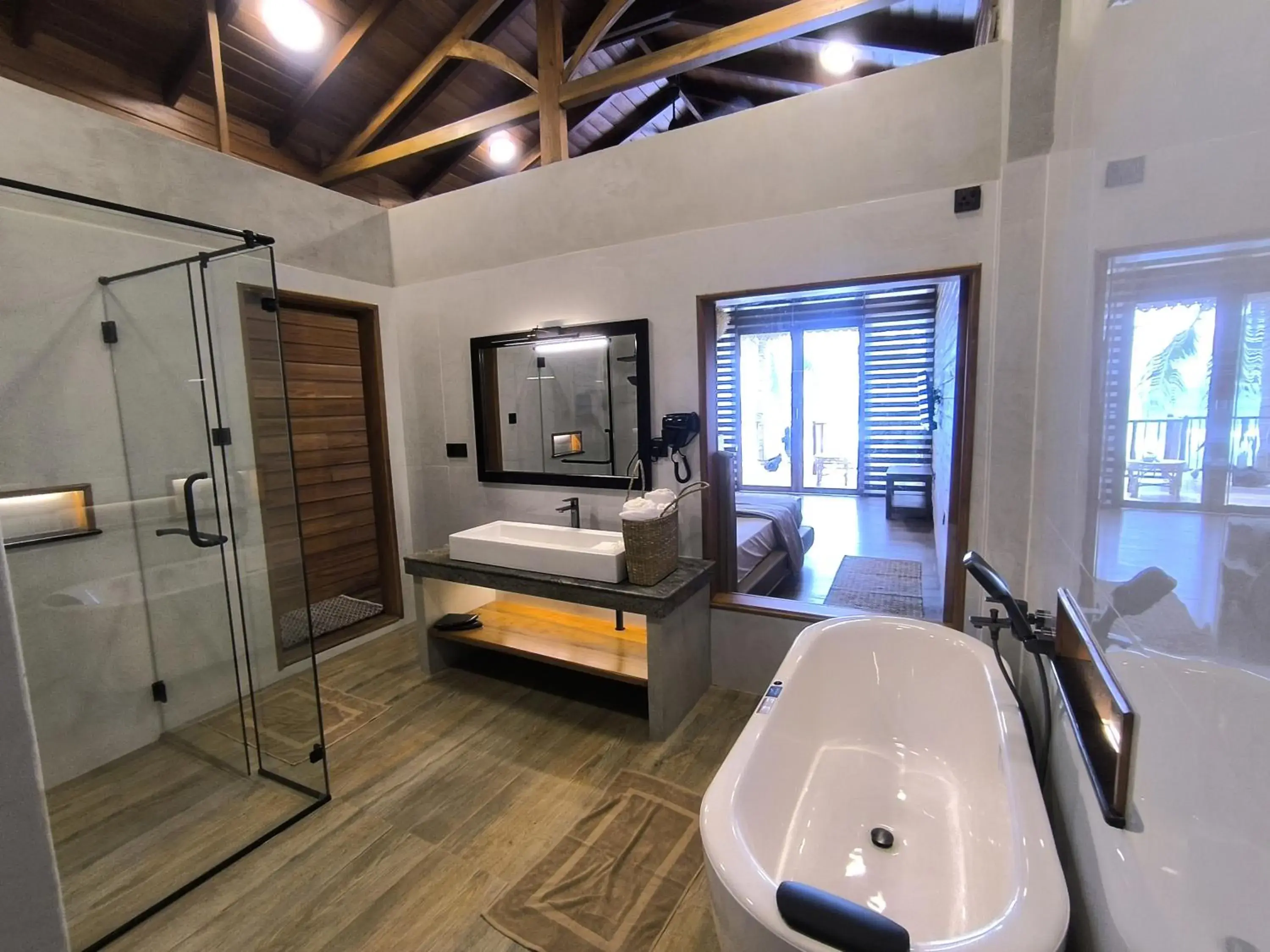 Shower, Bed in La Veranda Di Serena Shower, Bed in La Veranda Di Serena