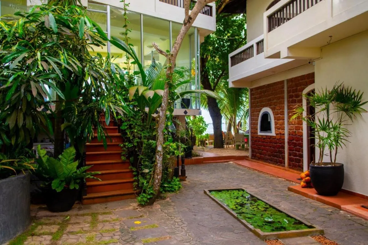 Property building in La Veranda Di Serena