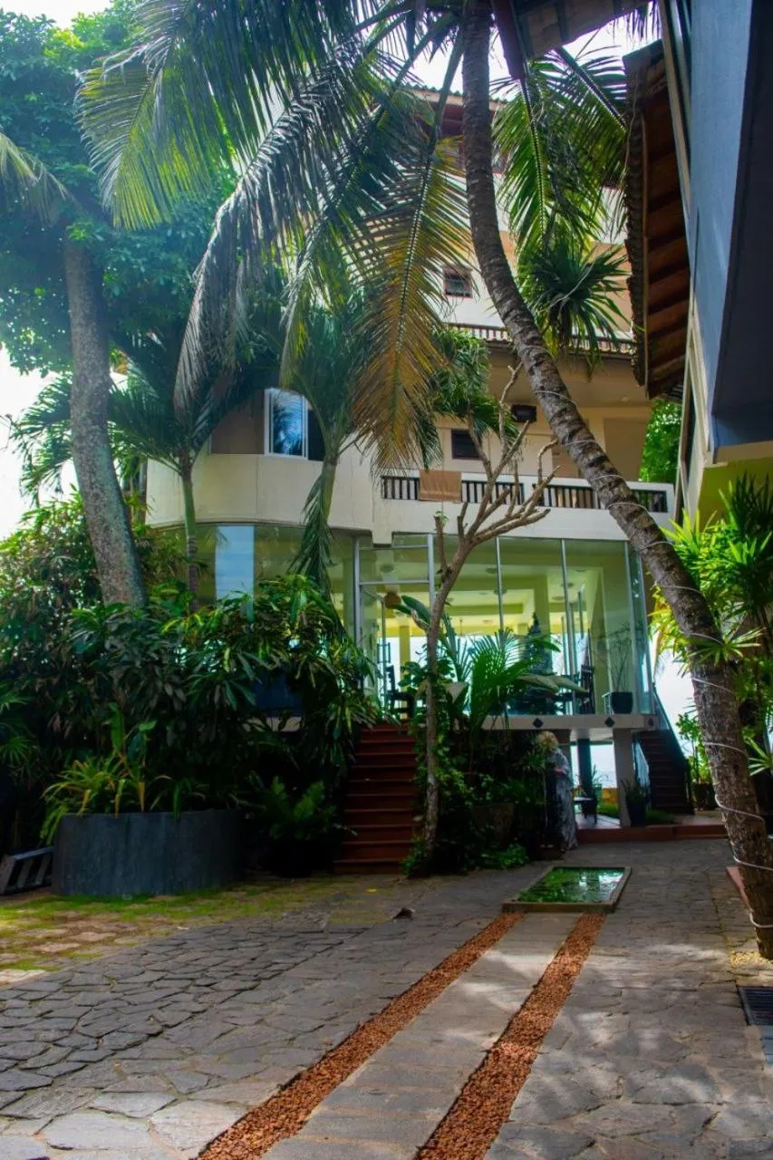 Property building in La Veranda Di Serena