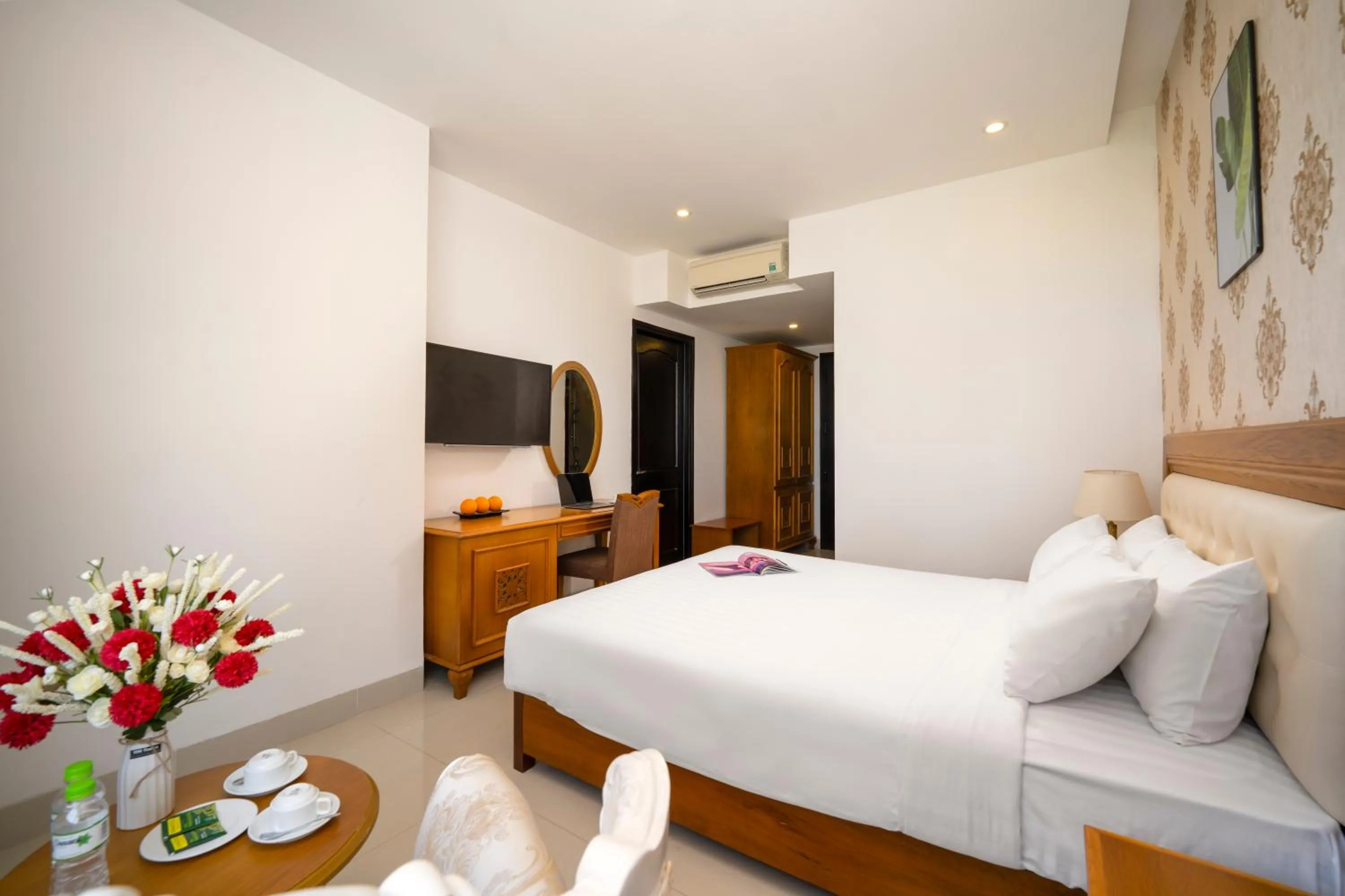 Bed in Royal Family Hotel