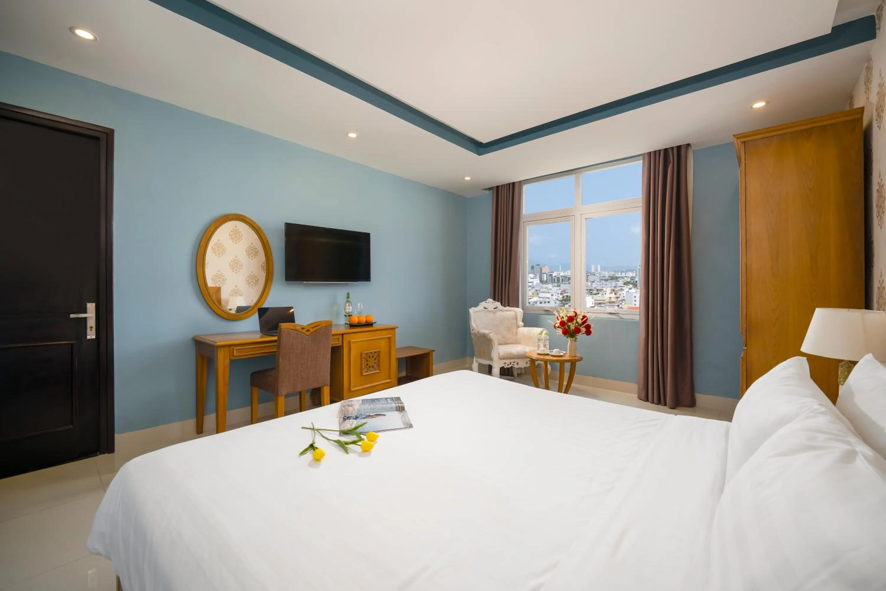 Photo of the whole room, Bed in Royal Family Hotel