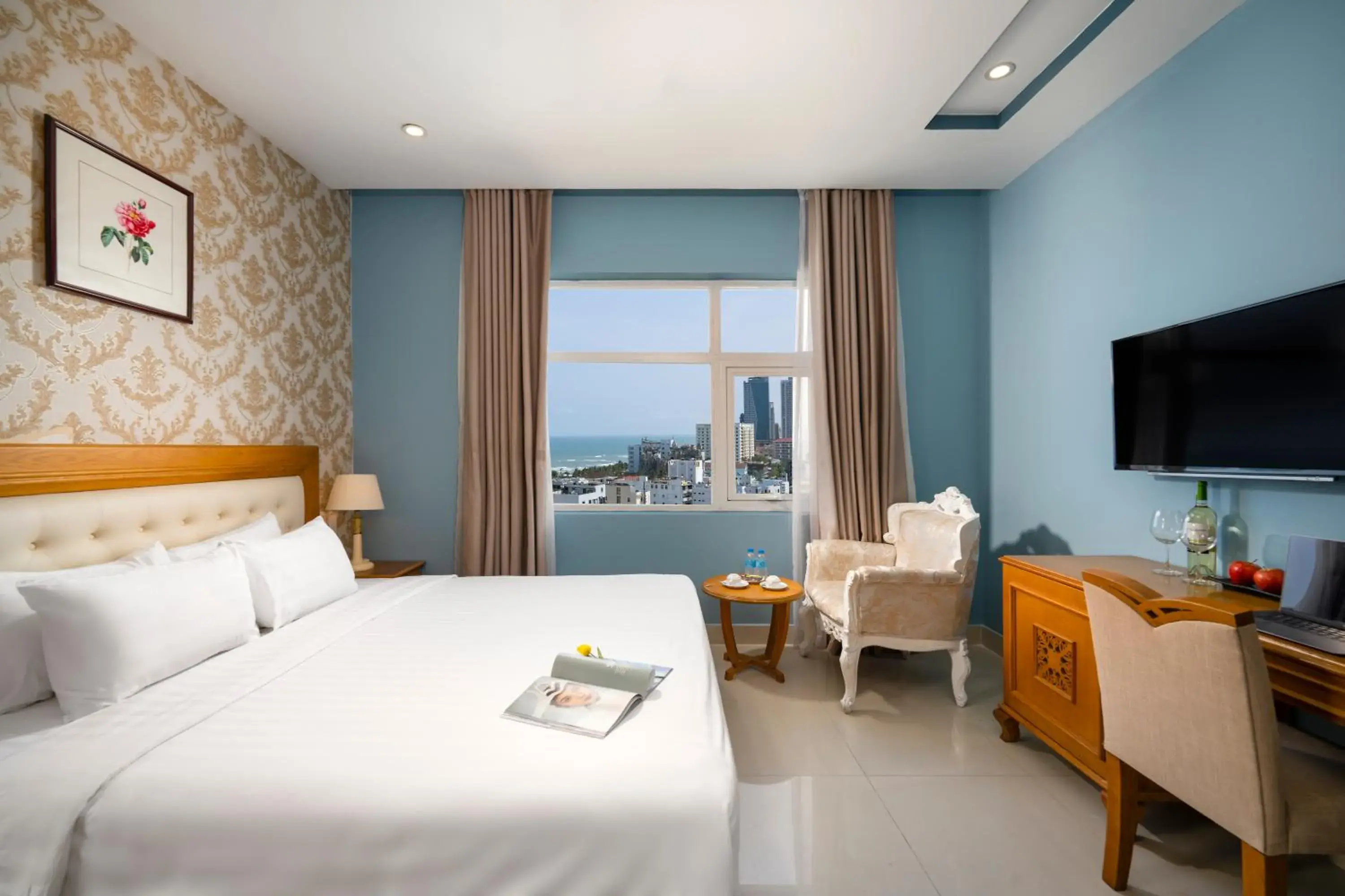 Bedroom, Bed in Royal Family Hotel Bedroom, Bed in Royal Family Hotel