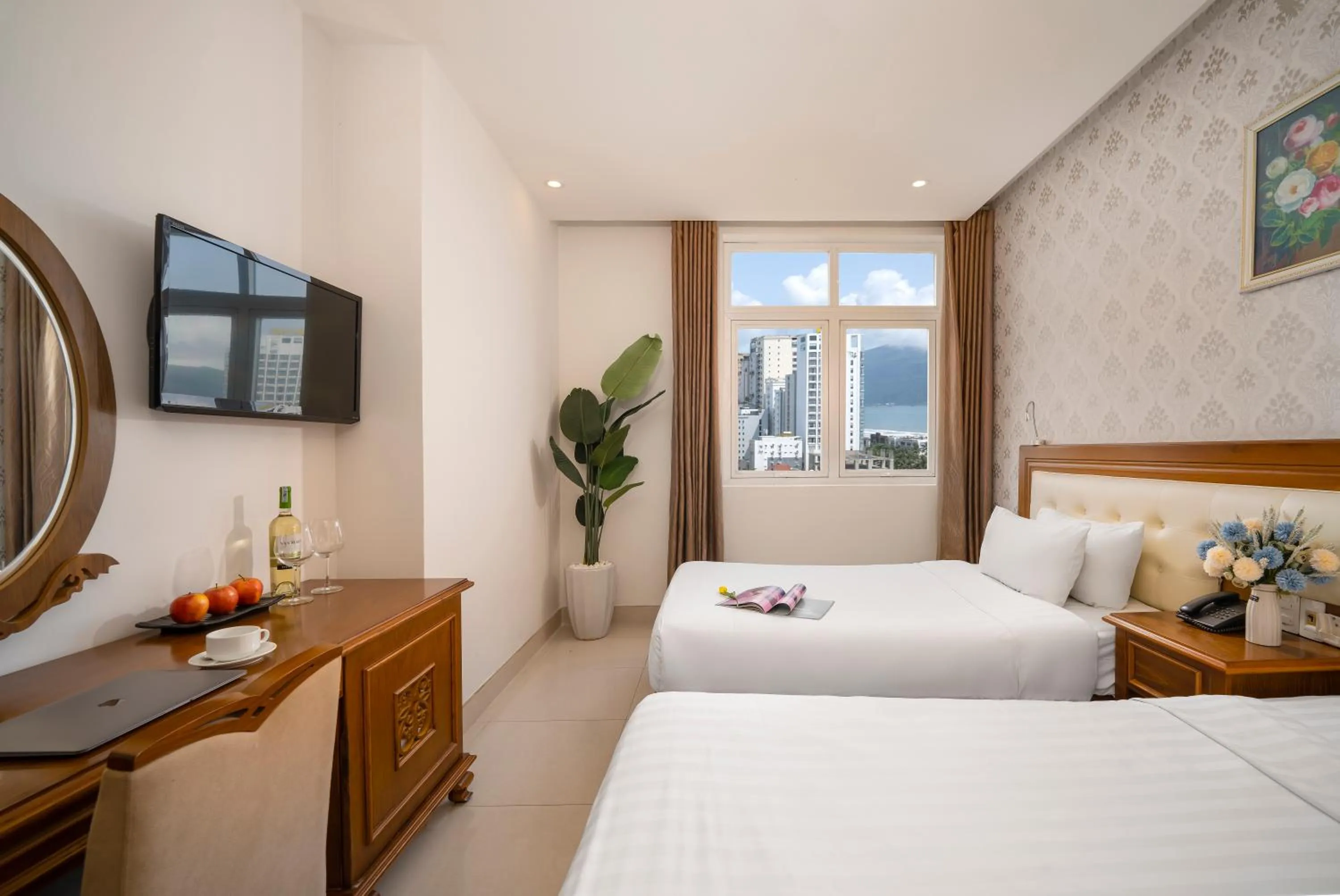 City view, Bed in Royal Family Hotel