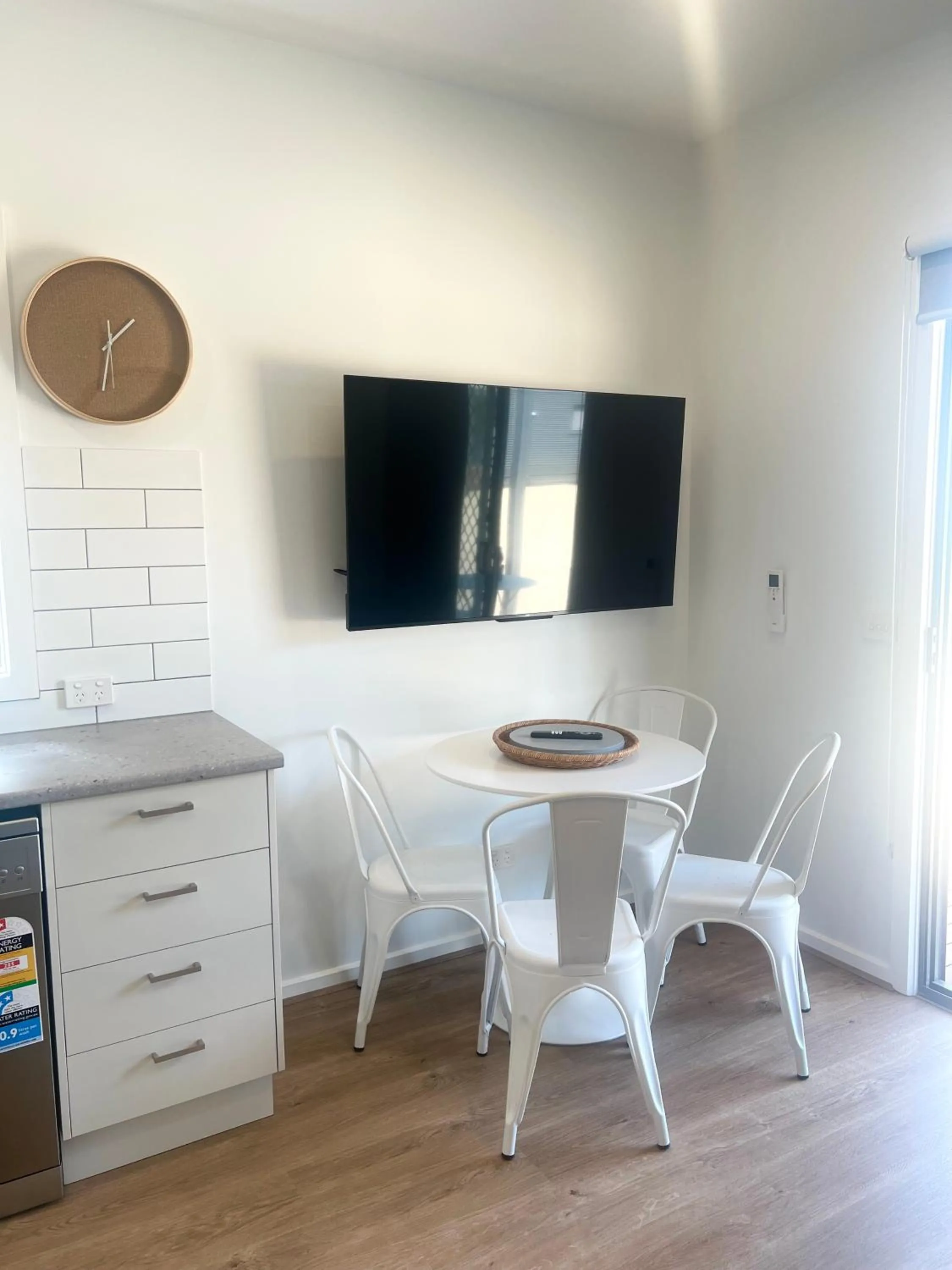 Kitchen or kitchenette in Bundalong Villas