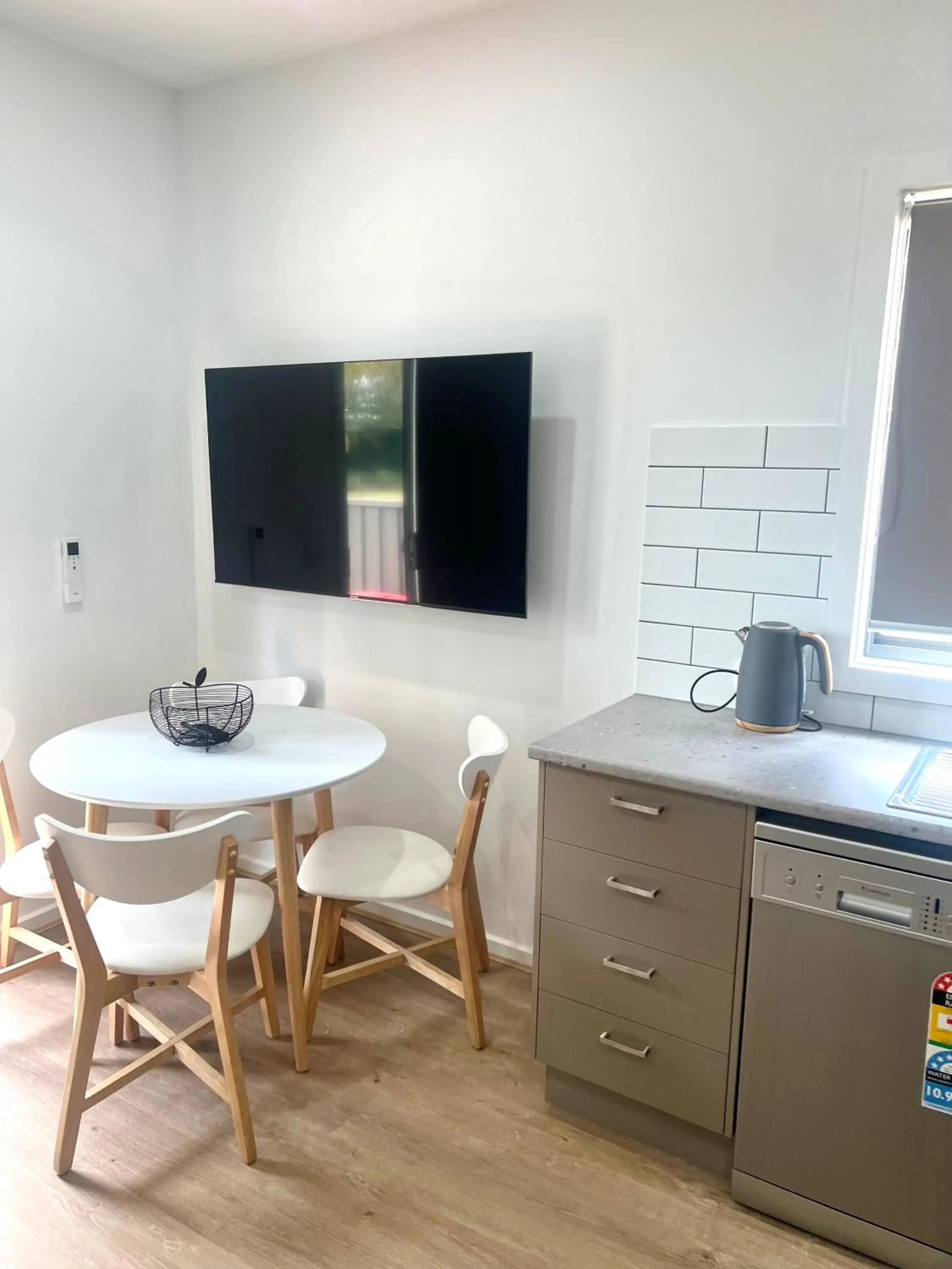 Kitchen or kitchenette in Bundalong Villas