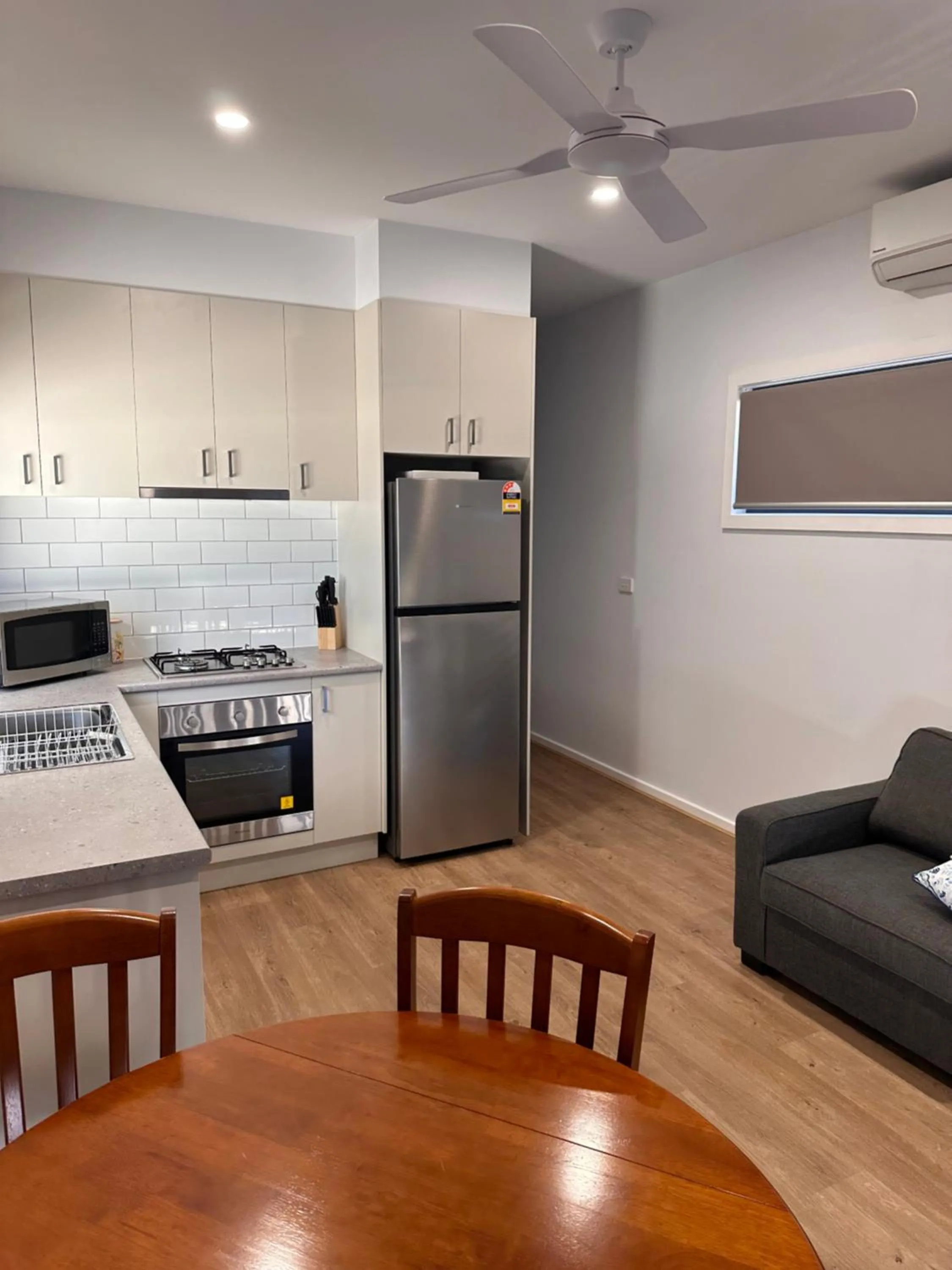 Kitchen or kitchenette in Bundalong Villas