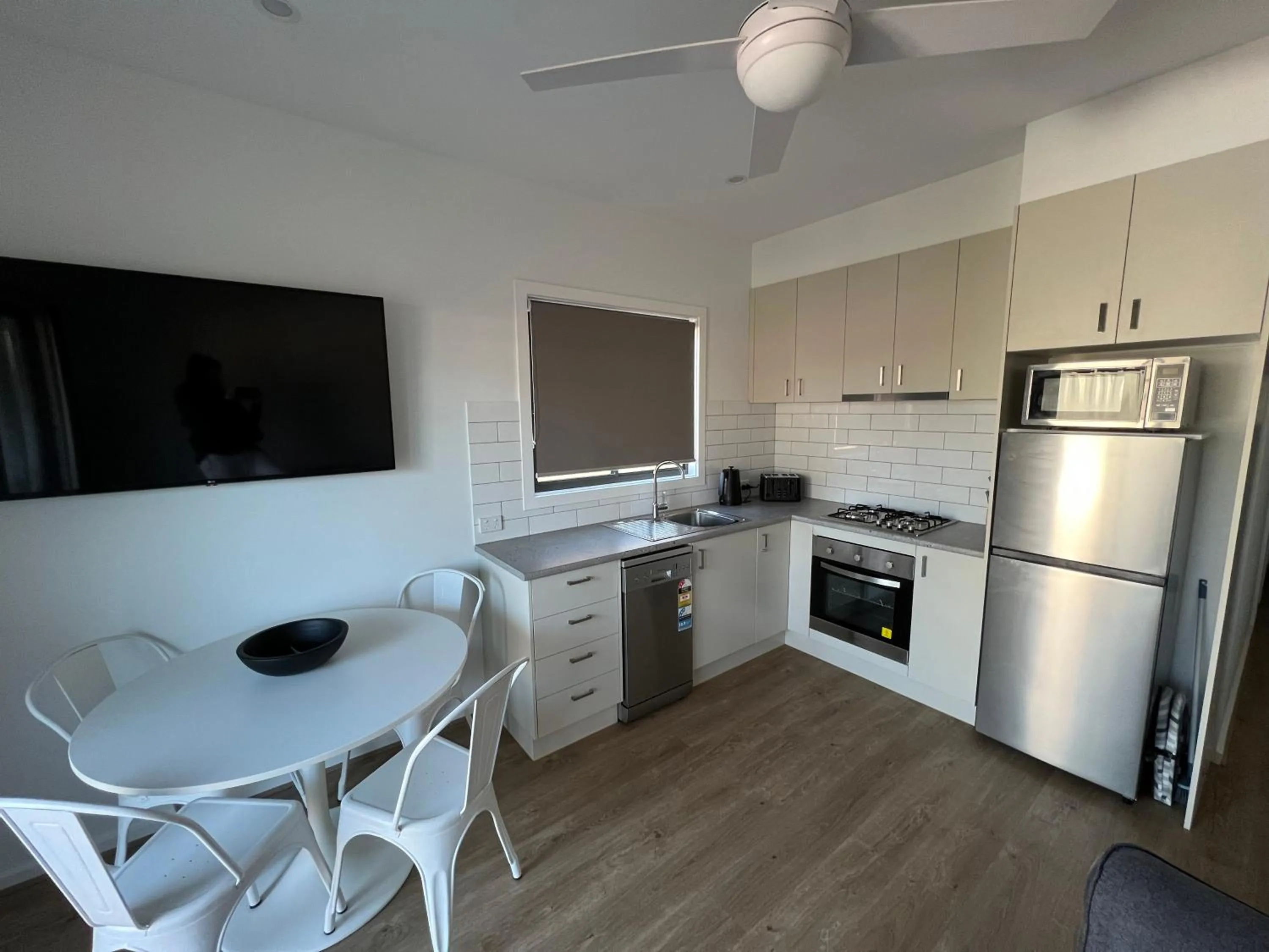 Kitchen or kitchenette in Bundalong Villas