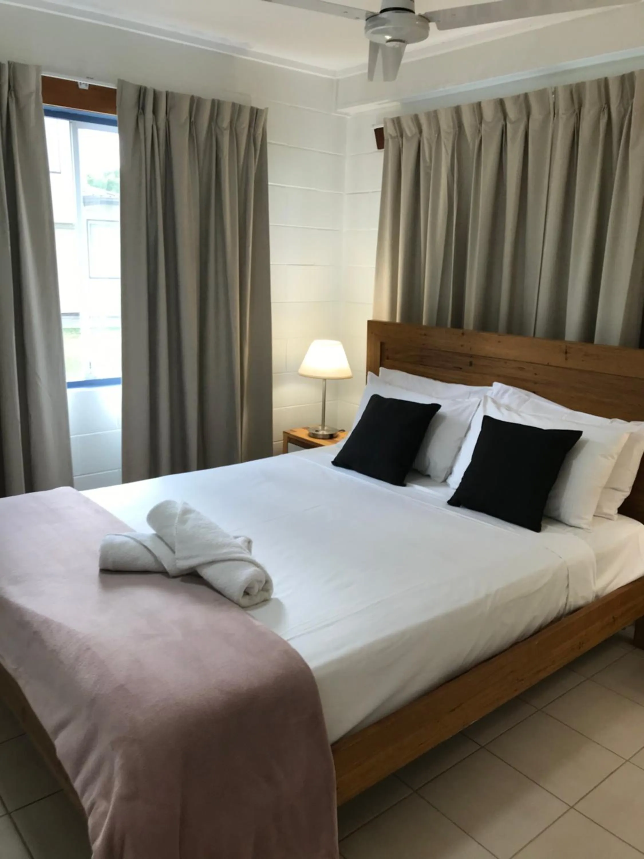 Bedroom, Bed in Ocean Breeze Units