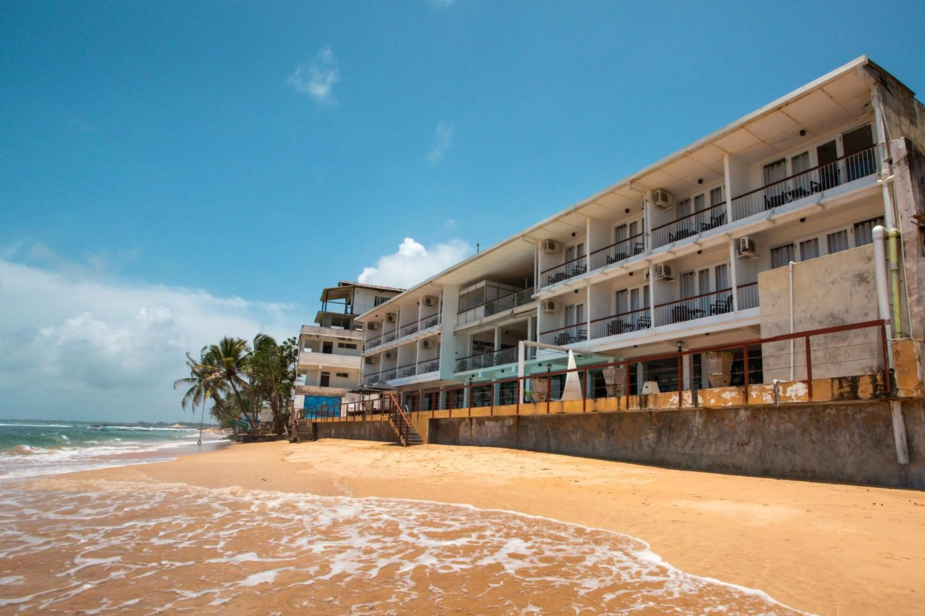 Beach in Coral Rock by Bansei