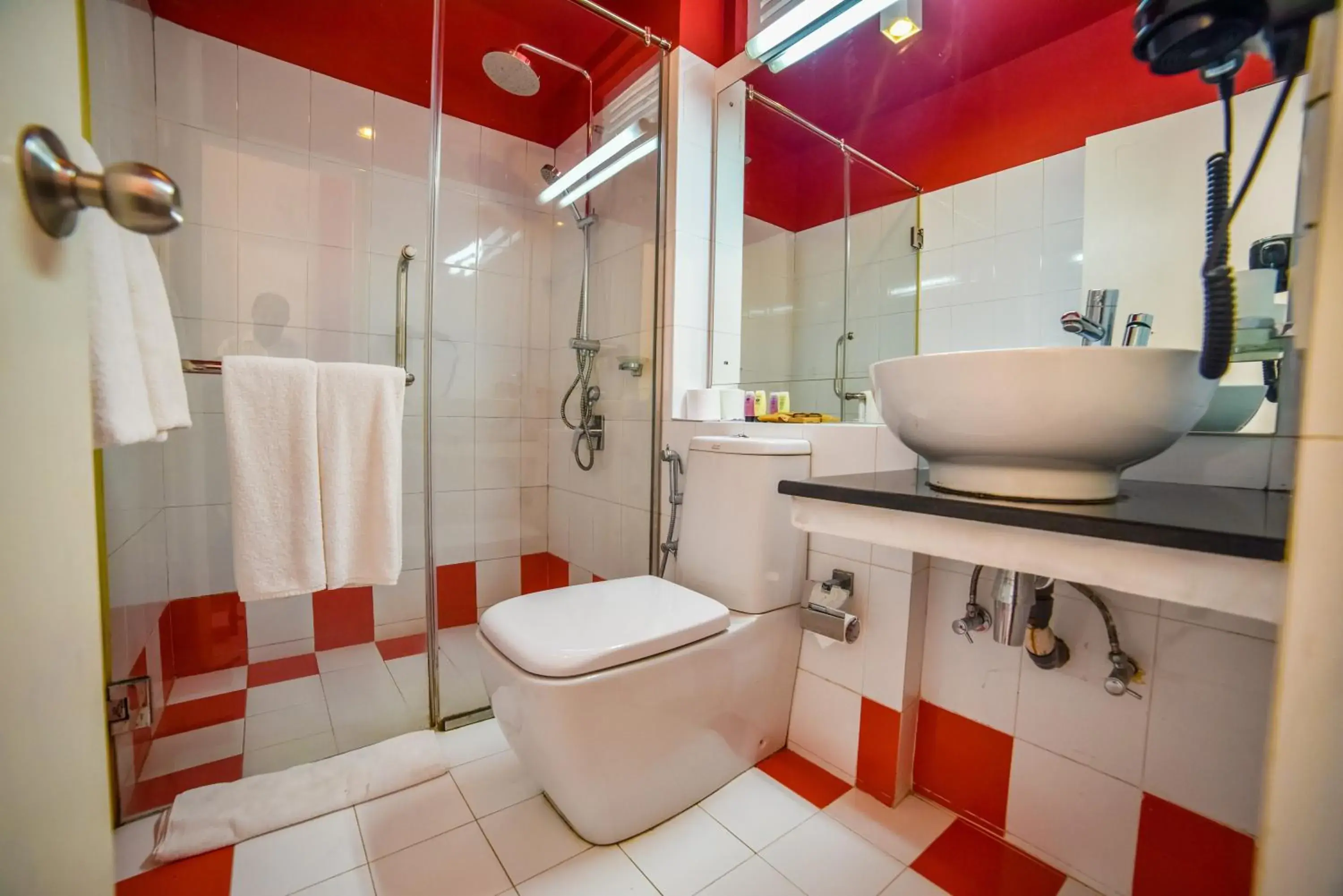 Bathroom in Coral Rock by Bansei Bathroom in Coral Rock by Bansei