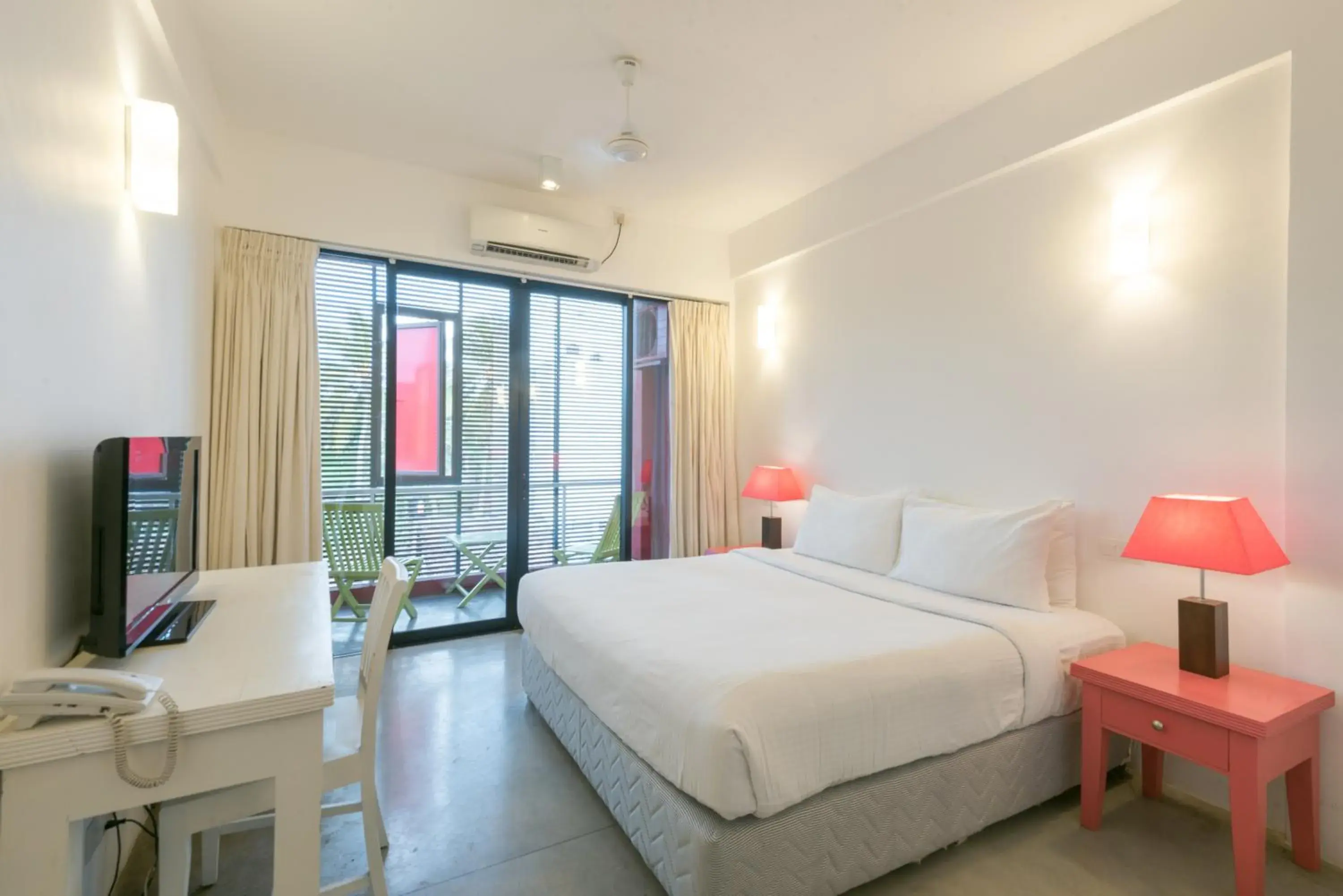 Bedroom, Bed in Coral Rock by Bansei Bedroom, Bed in Coral Rock by Bansei