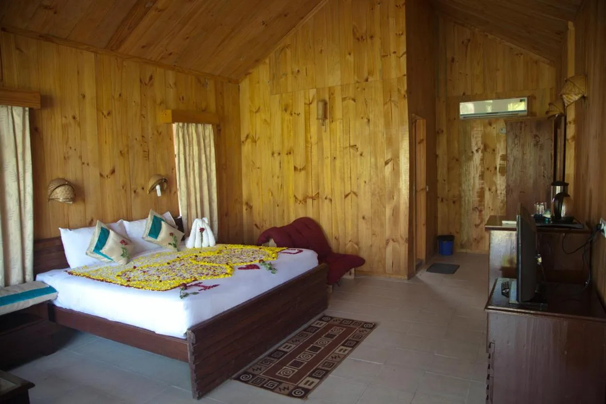 Bedroom, Bed in Symphony Palms Beach Resort And Spa