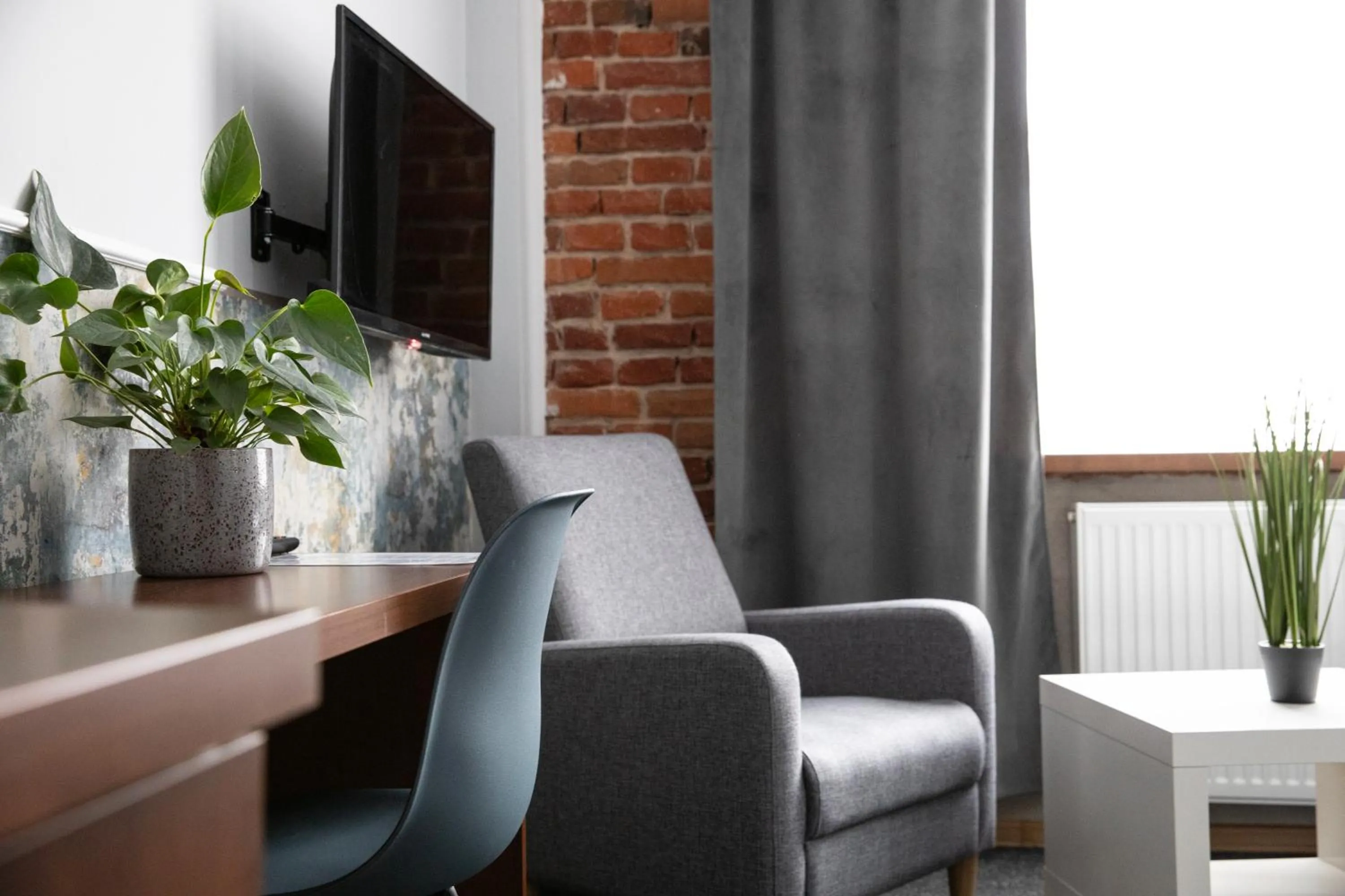 TV and multimedia in New Adler Bed & Breakfast