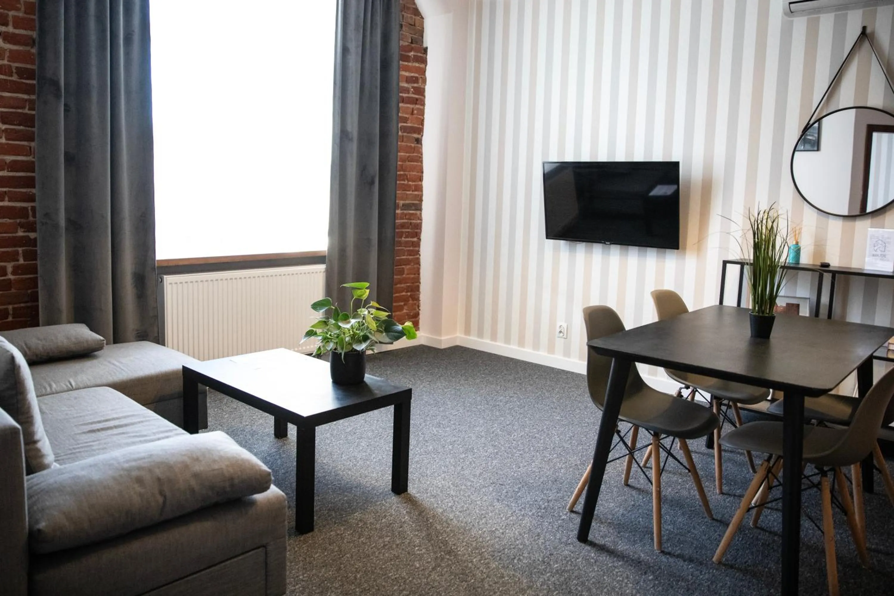 TV and multimedia in New Adler Bed & Breakfast