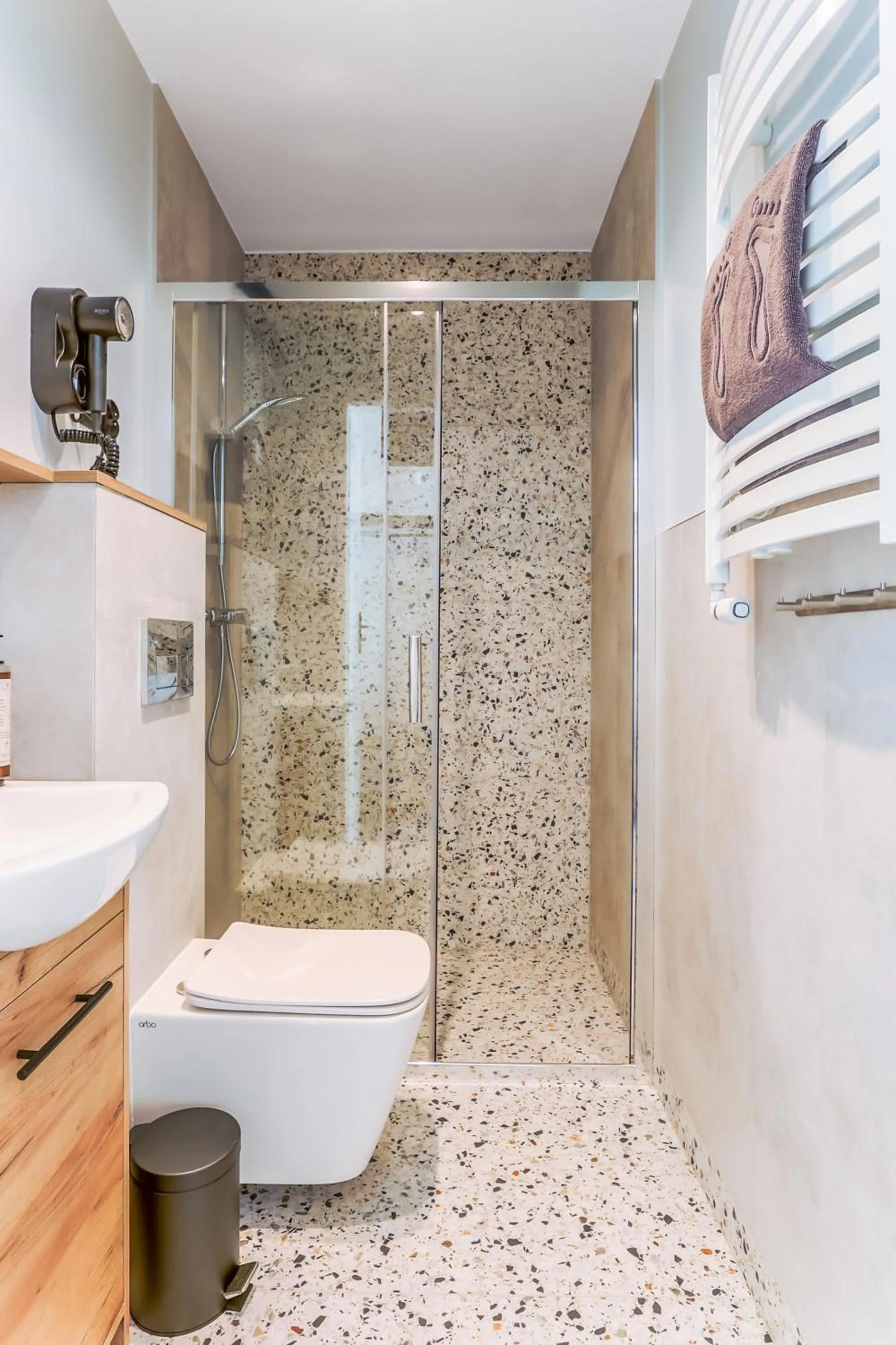 Shower in New Adler Bed & Breakfast