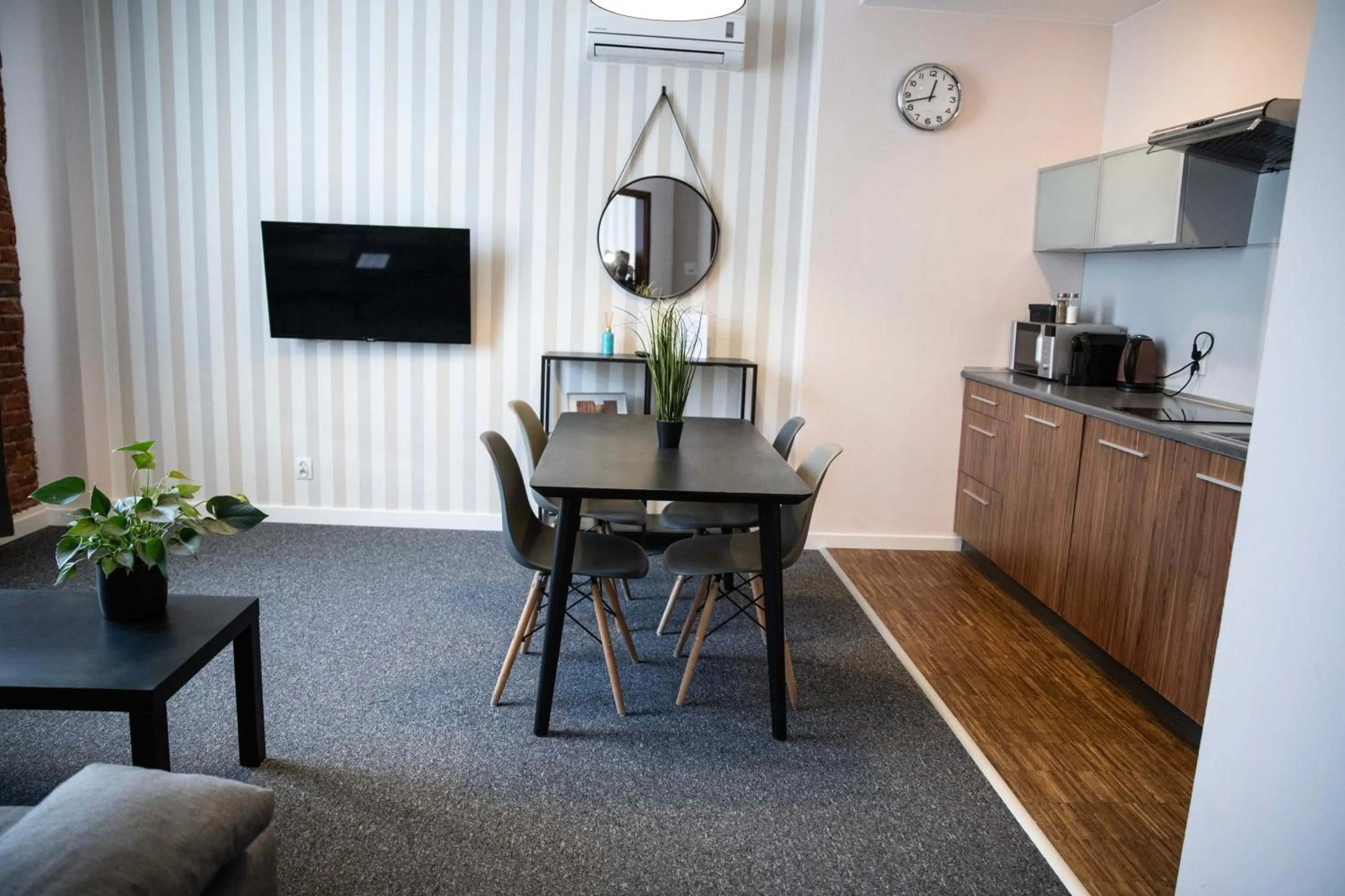 TV and multimedia in New Adler Bed & Breakfast