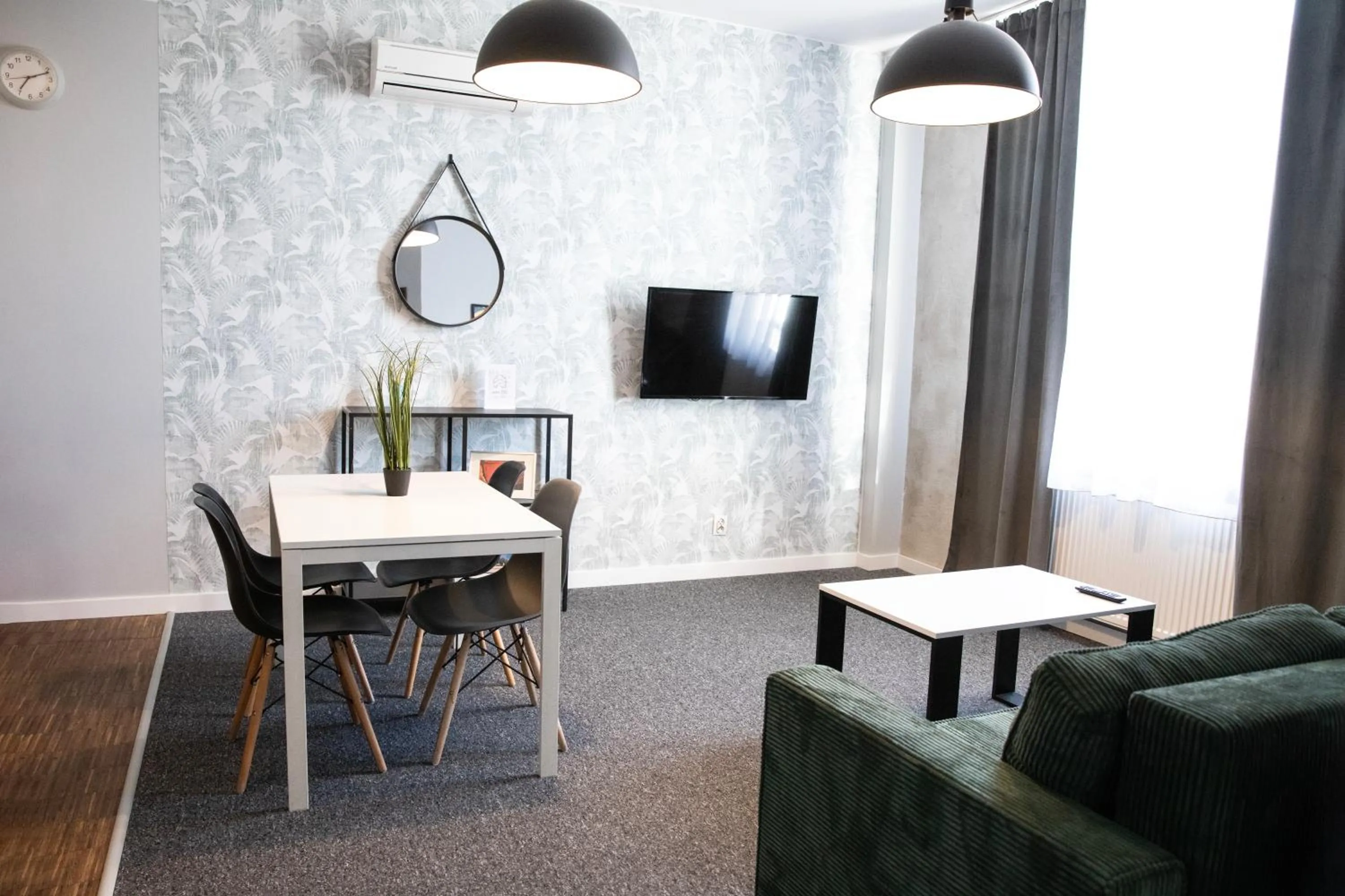 TV and multimedia in New Adler Bed & Breakfast