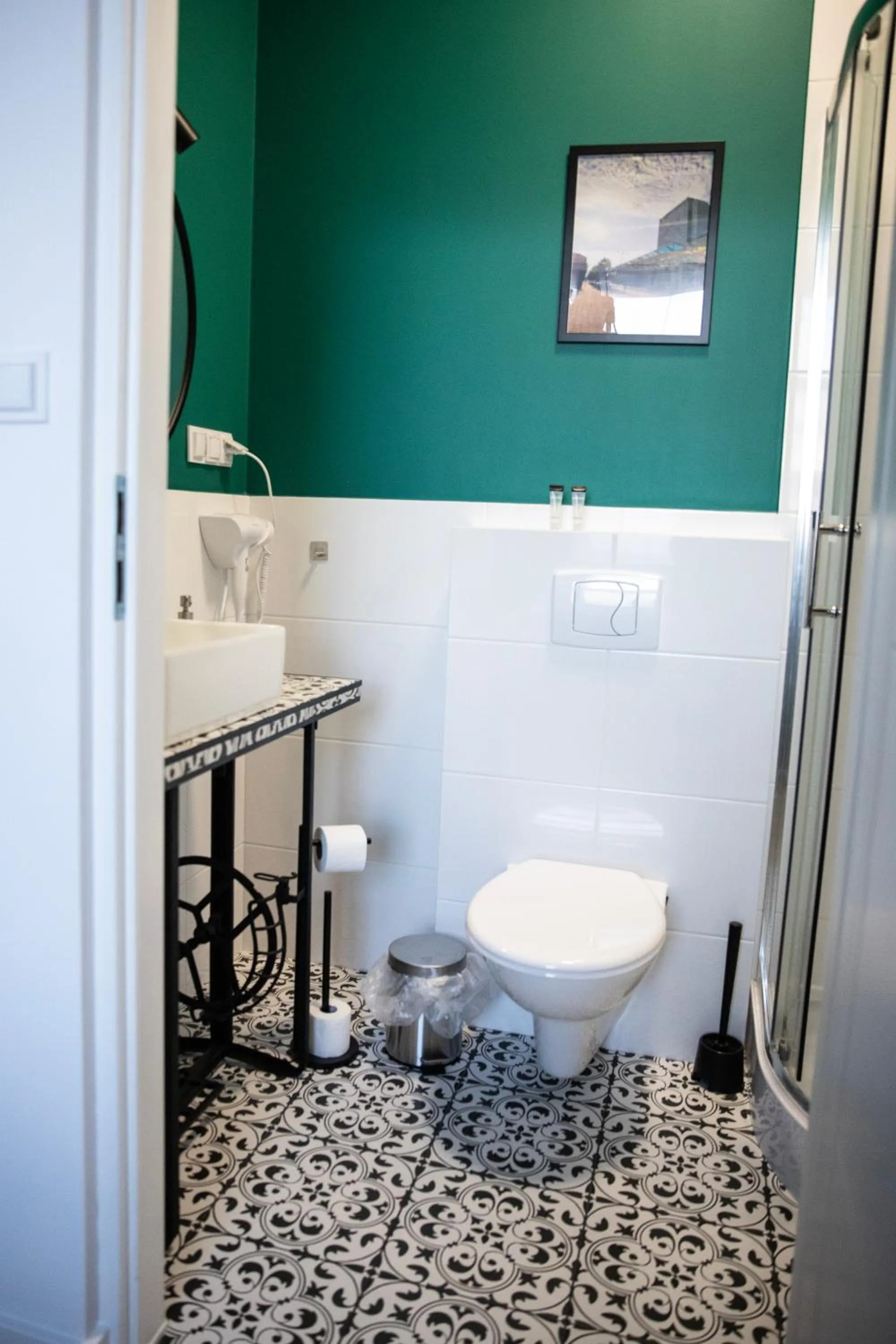Shower in New Adler Bed & Breakfast