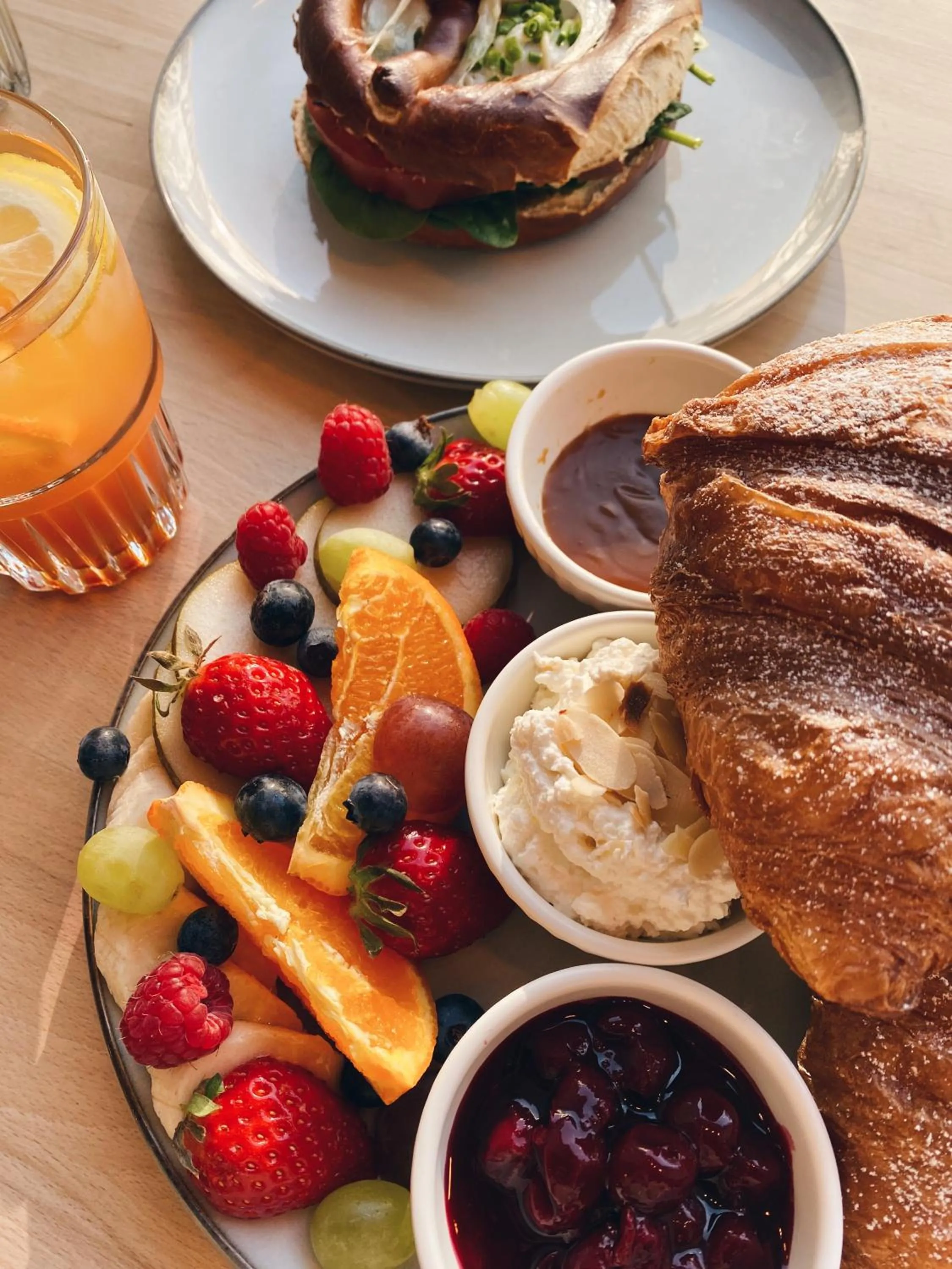 Food and drinks in New Adler Bed & Breakfast
